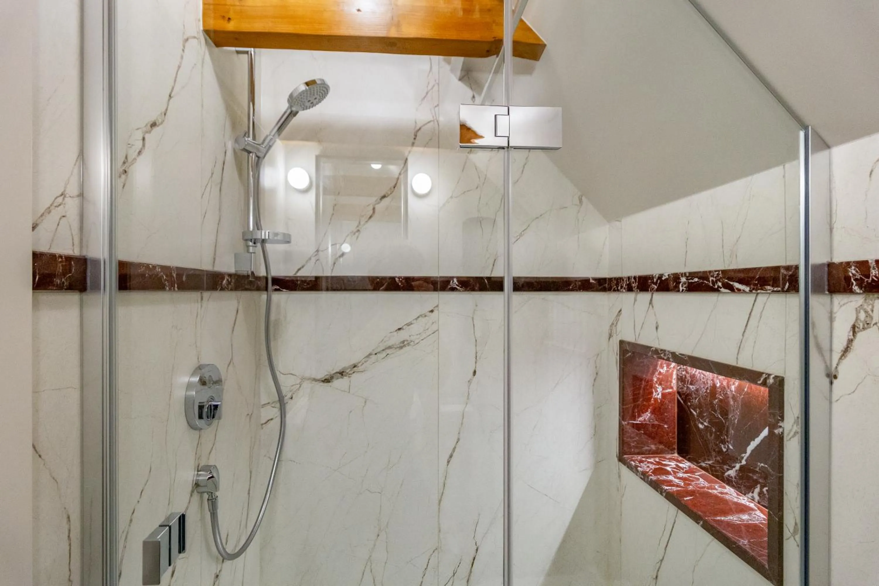 Bathroom in MR 3 Apartments