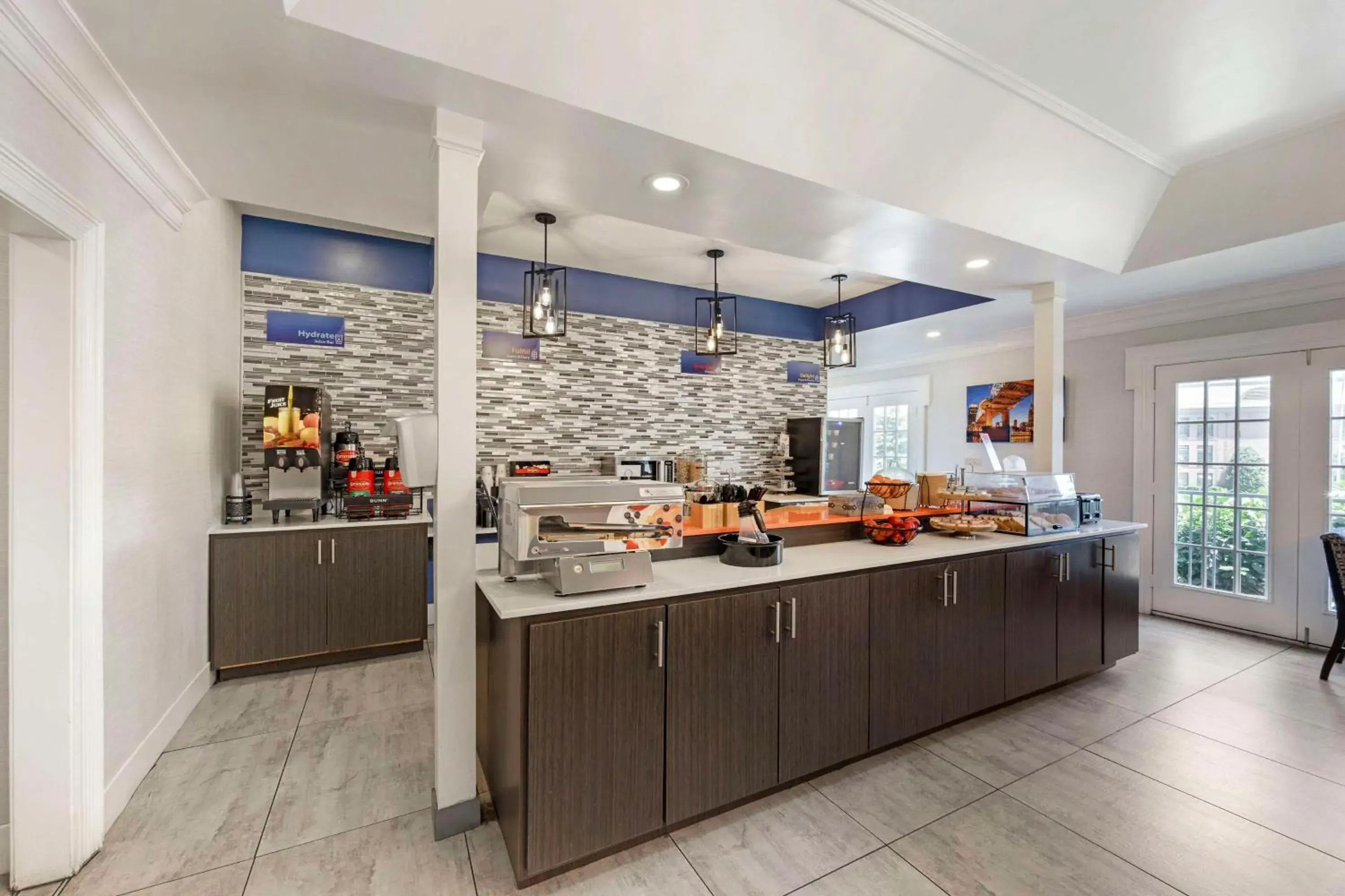 Breakfast in Best Western Brentwood Breakfast in Best Western Brentwood