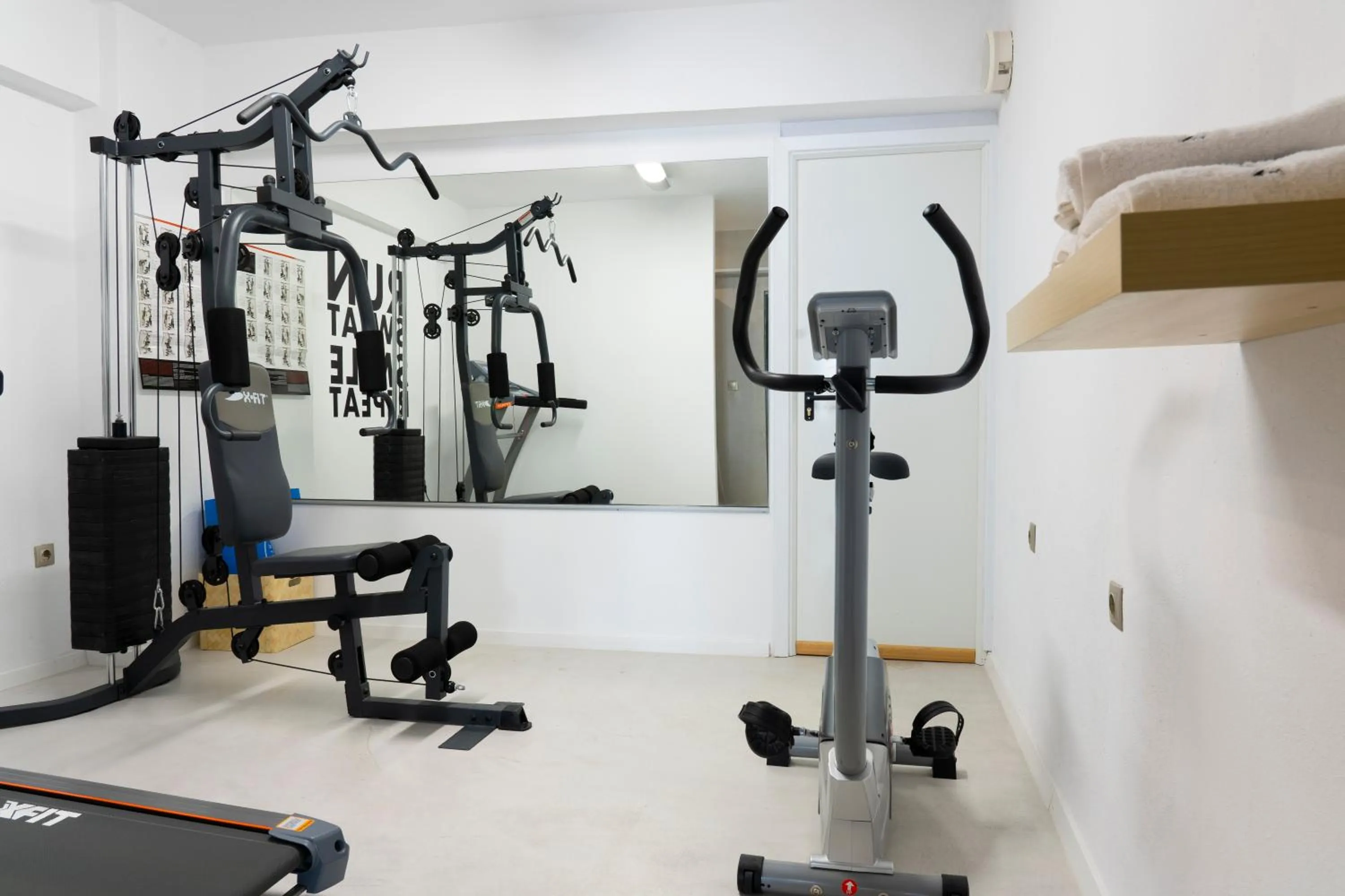Fitness centre/facilities in The Anthemion House