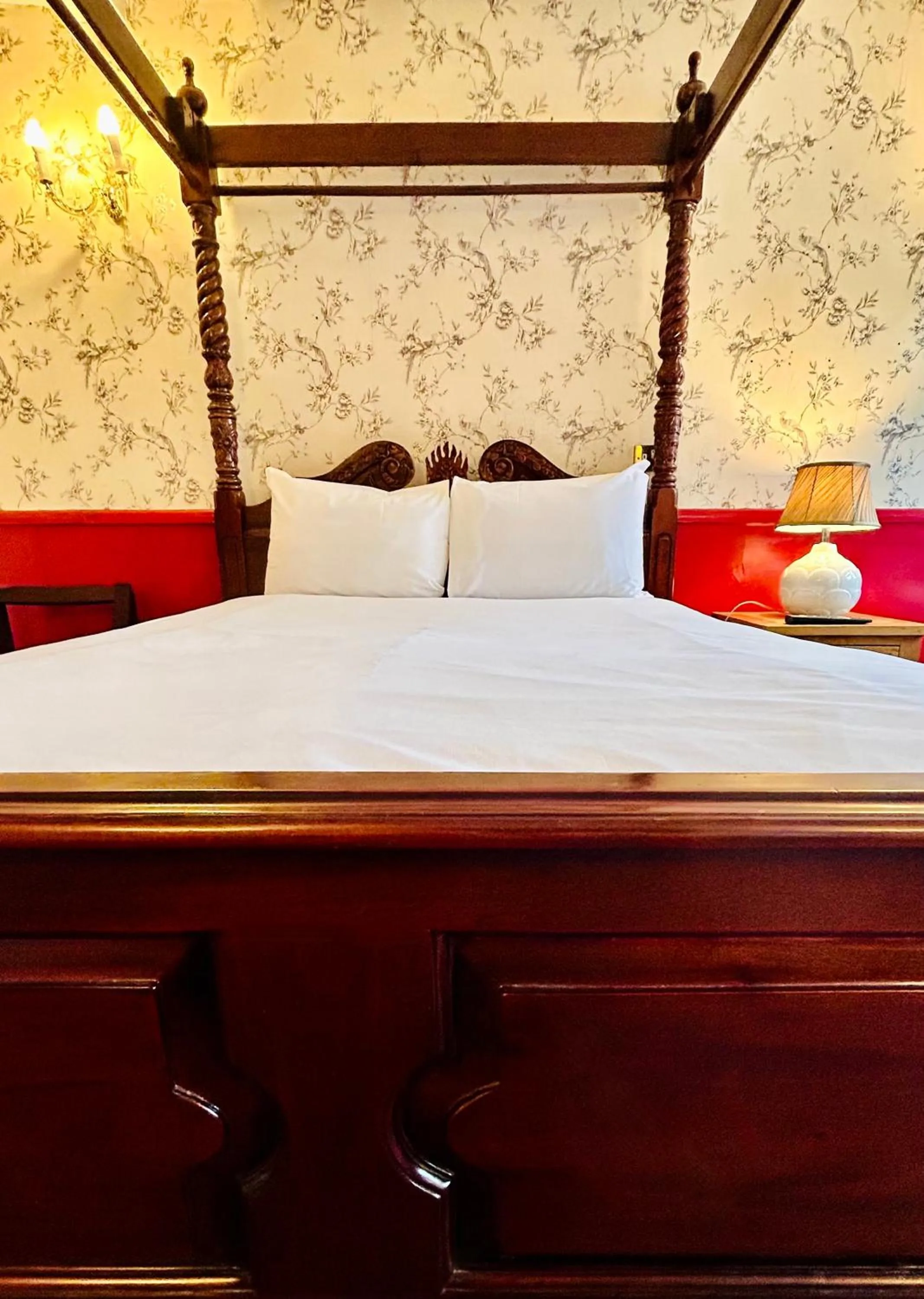 Bed in The Columbia Hotel