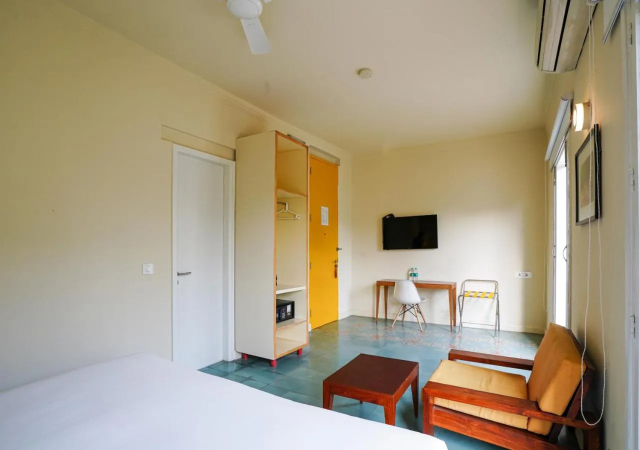 TV and multimedia, Bed in Bloom Boutique l Signature Towers