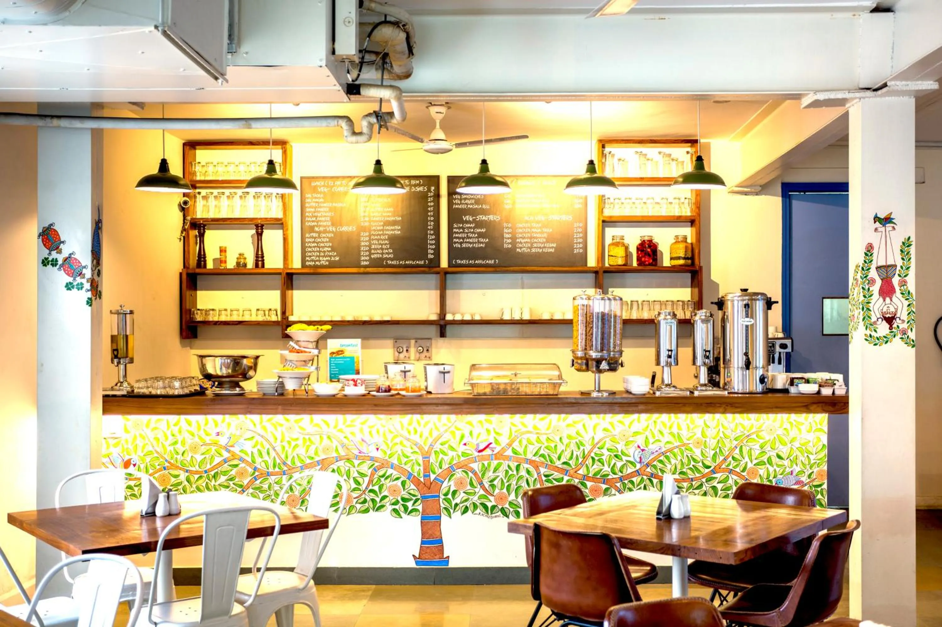 Restaurant/places to eat in Bloom Boutique l Signature Towers