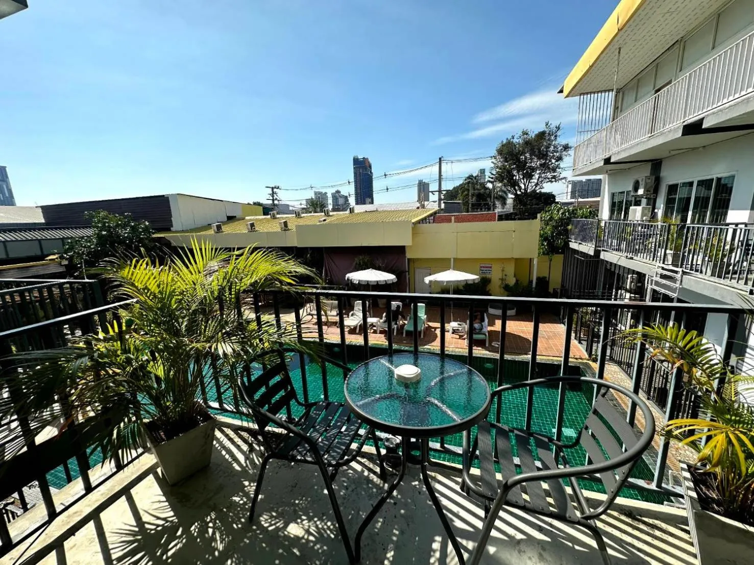 Pool view in Anantra Pattaya Resort