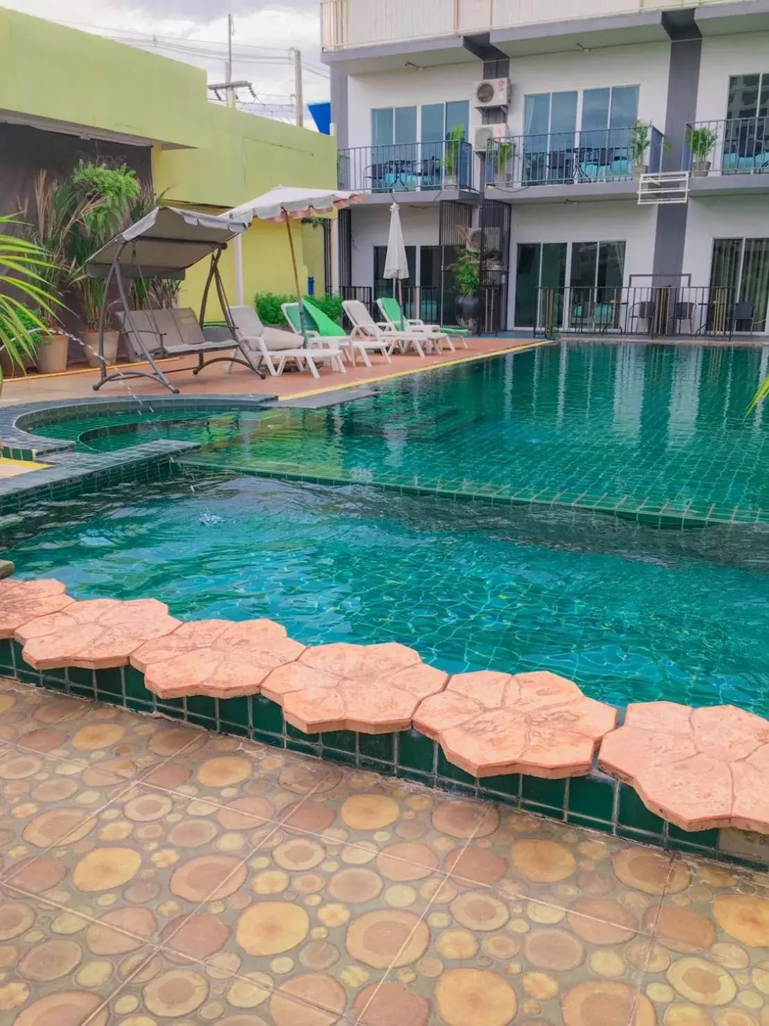 Pool view in Anantra Pattaya Resort Pool view in Anantra Pattaya Resort