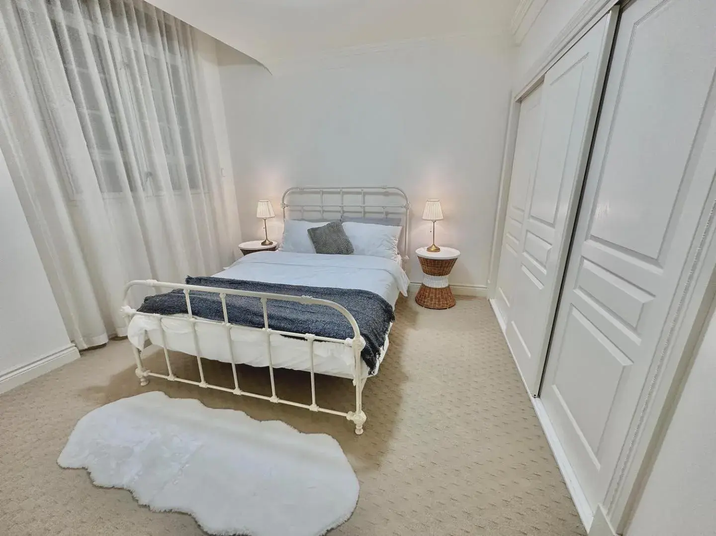 Bed in MacArthur Chambers Bed in MacArthur Chambers