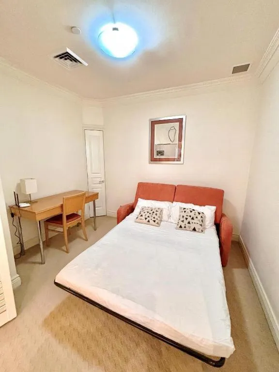 Bed in MacArthur Chambers