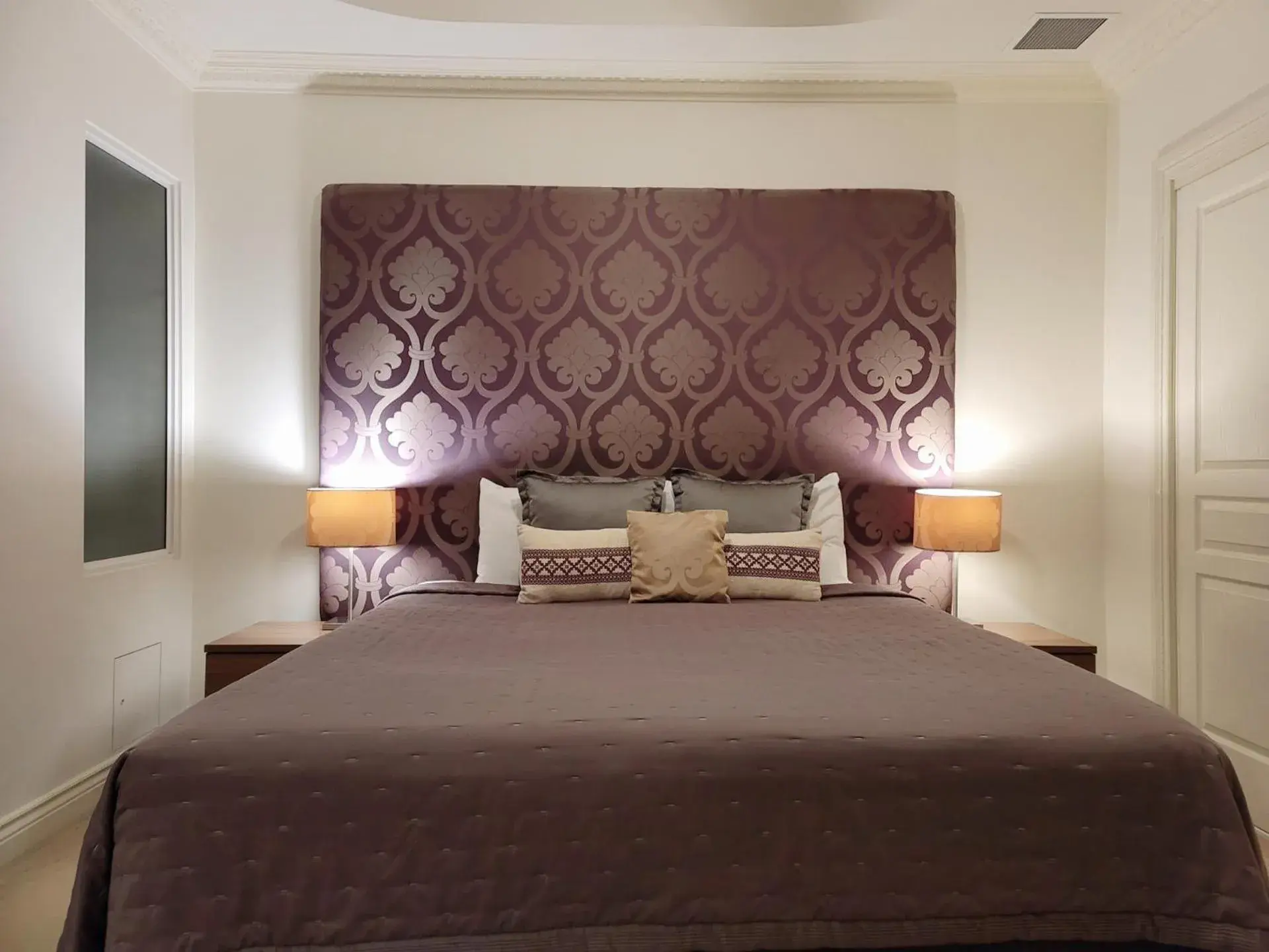 Bed in MacArthur Chambers Bed in MacArthur Chambers