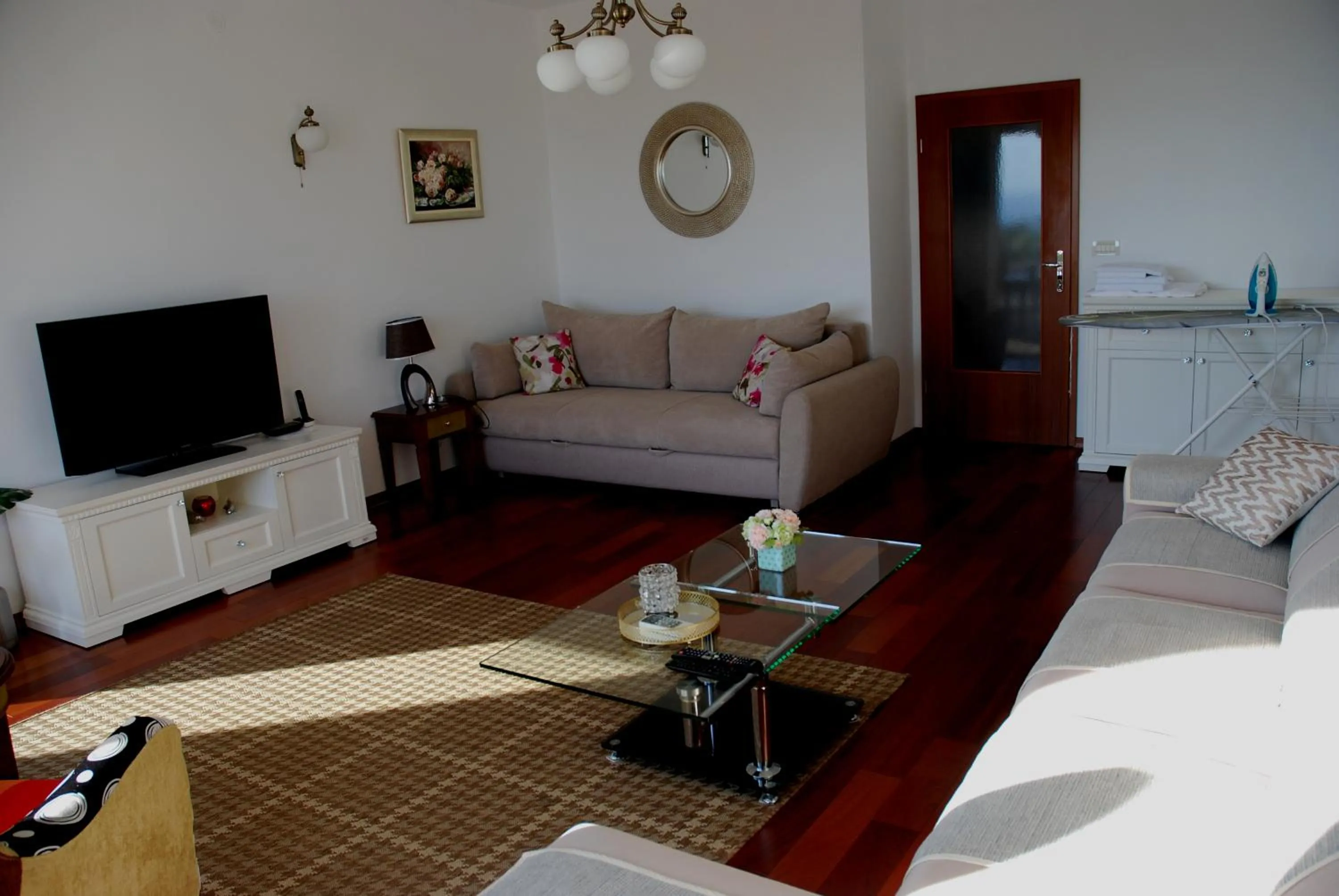 Communal lounge/ TV room in Summer Breeze Cavtat