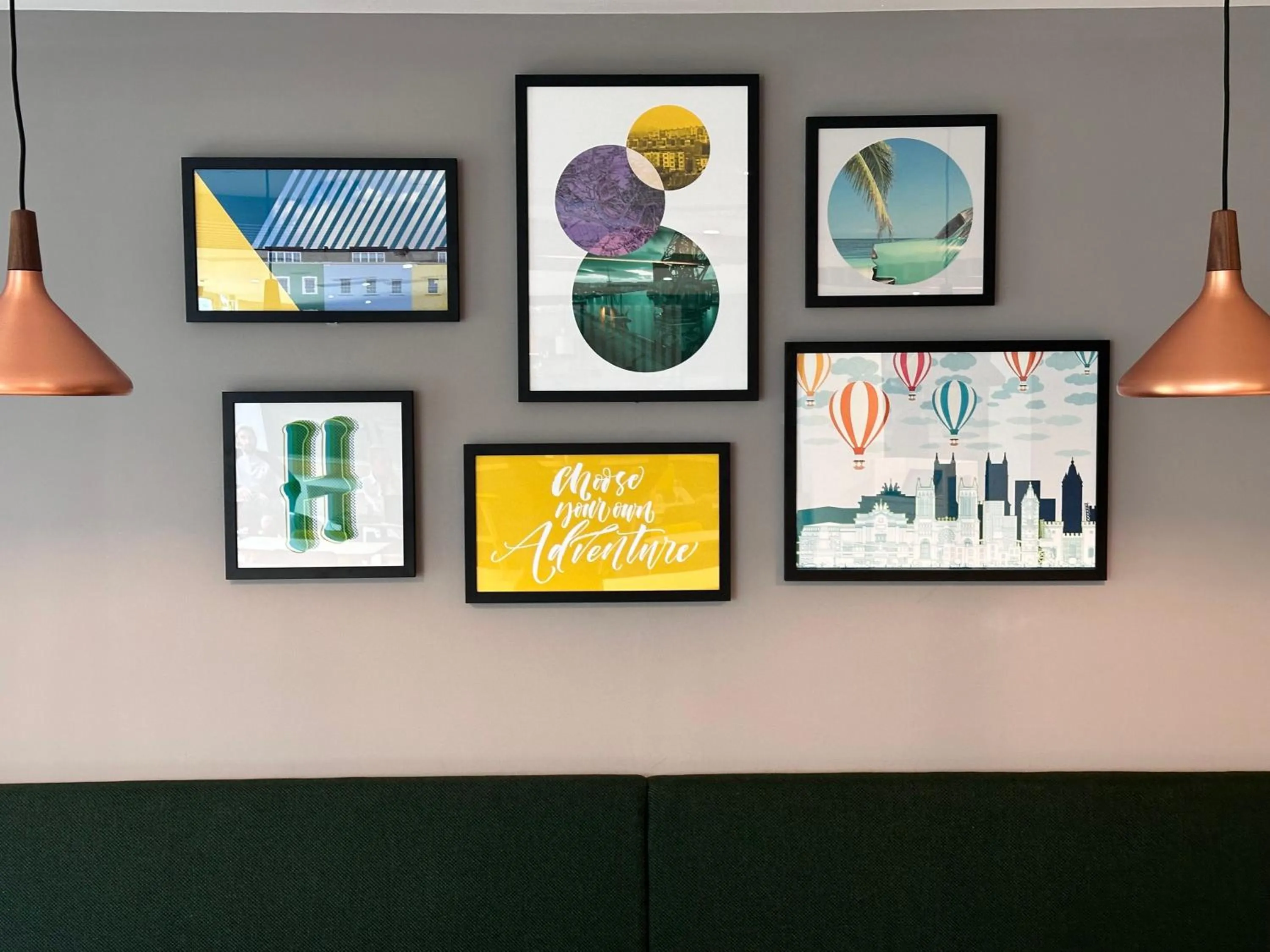 Restaurant/places to eat in Holiday Inn Bristol Airport by IHG