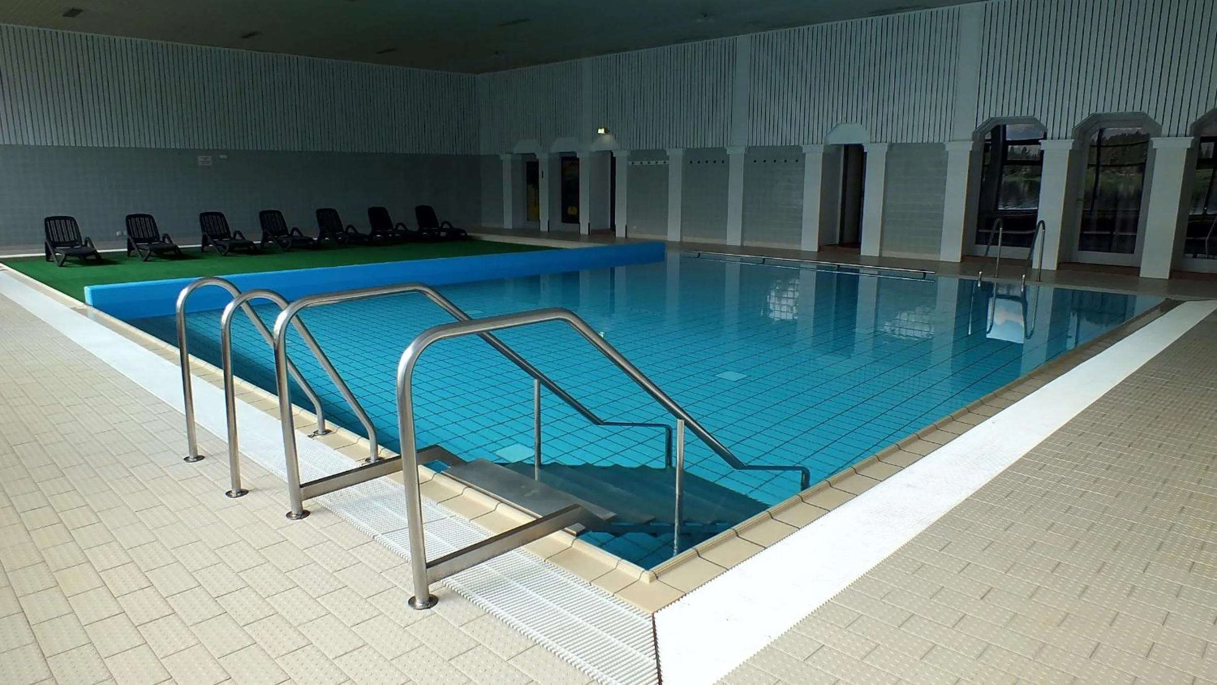 Swimming pool in Parkhotel Olsberg