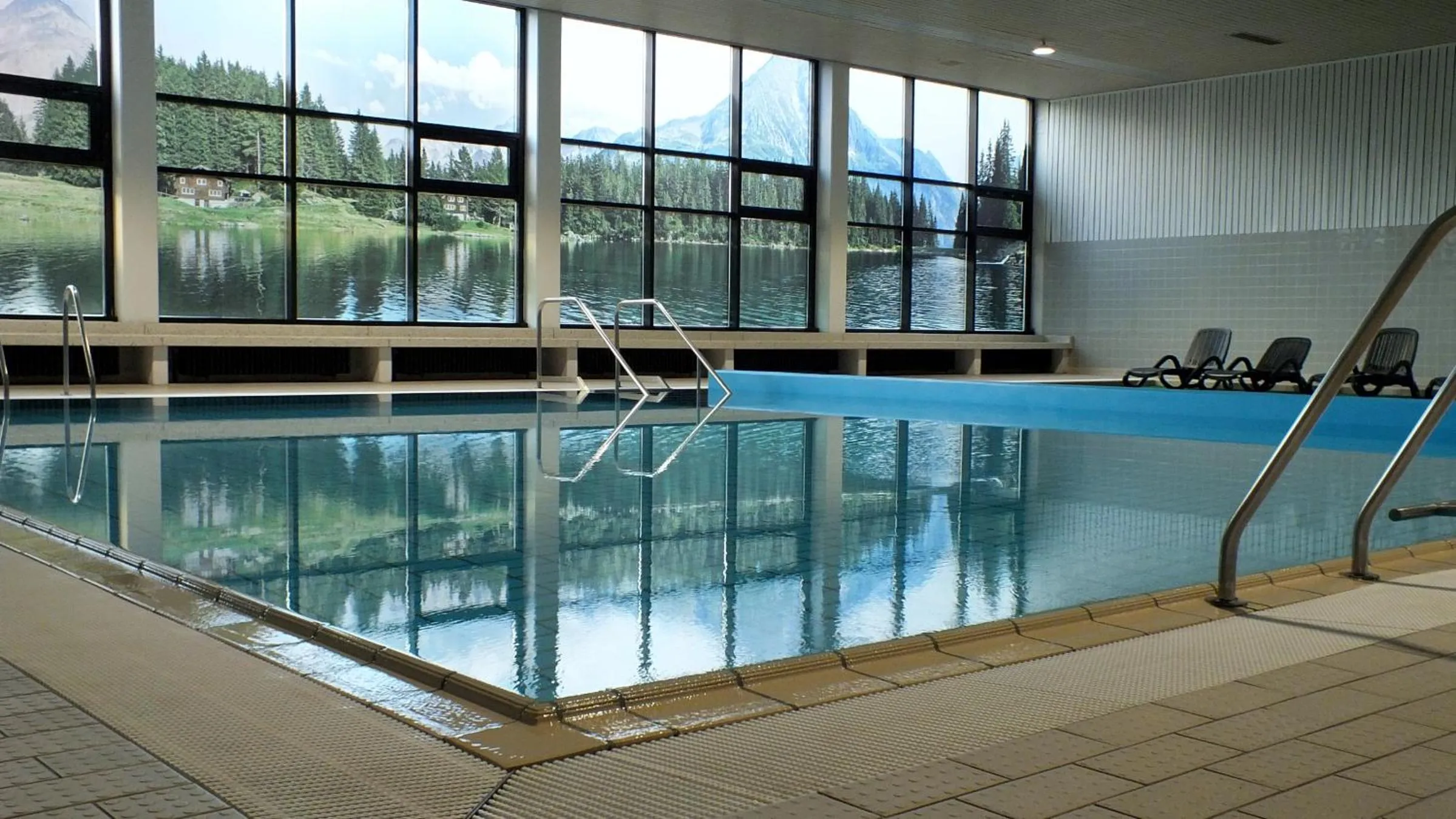 Swimming pool in Parkhotel Olsberg