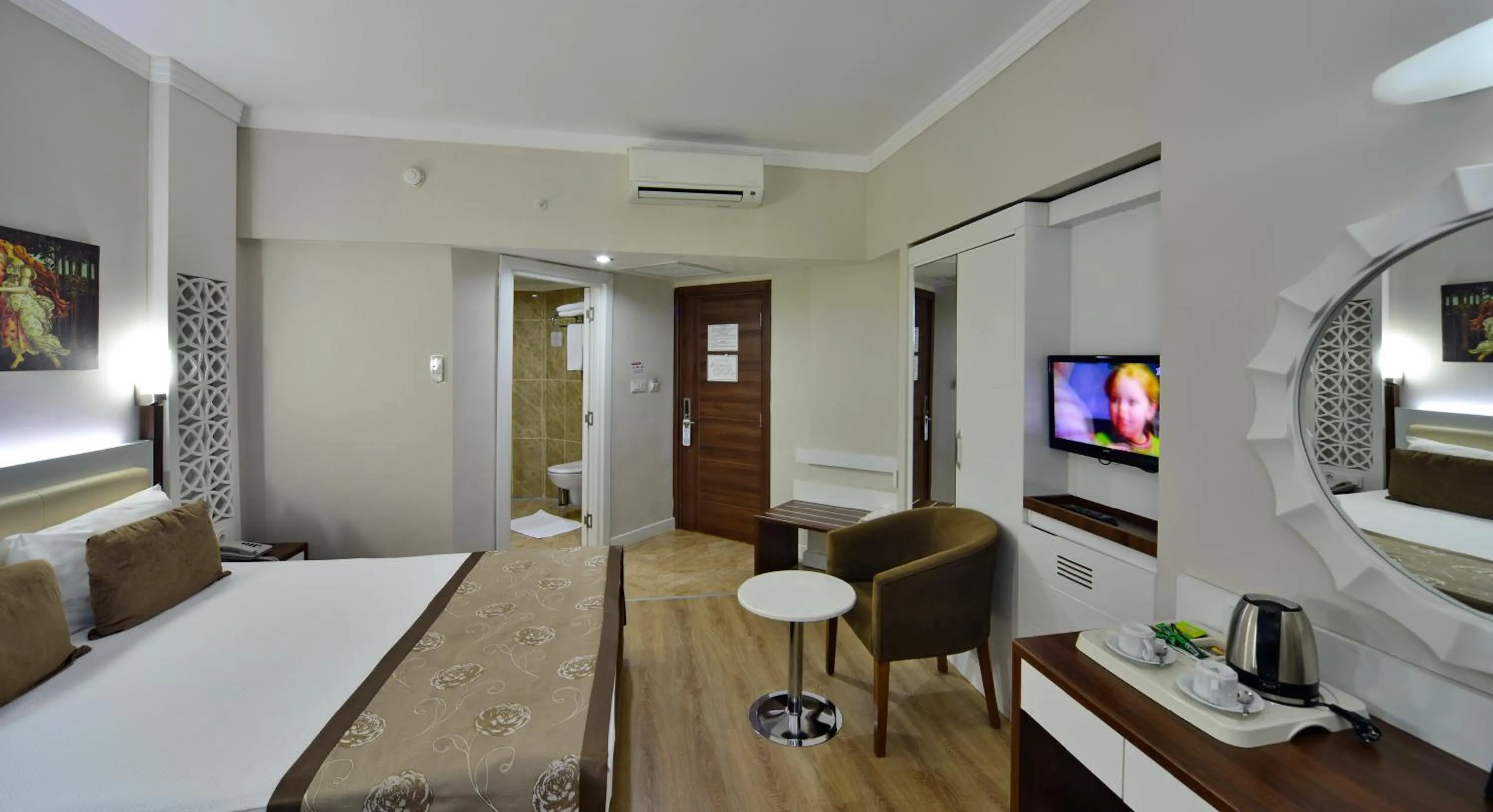 Photo of the whole room in Linda Resort Hotel