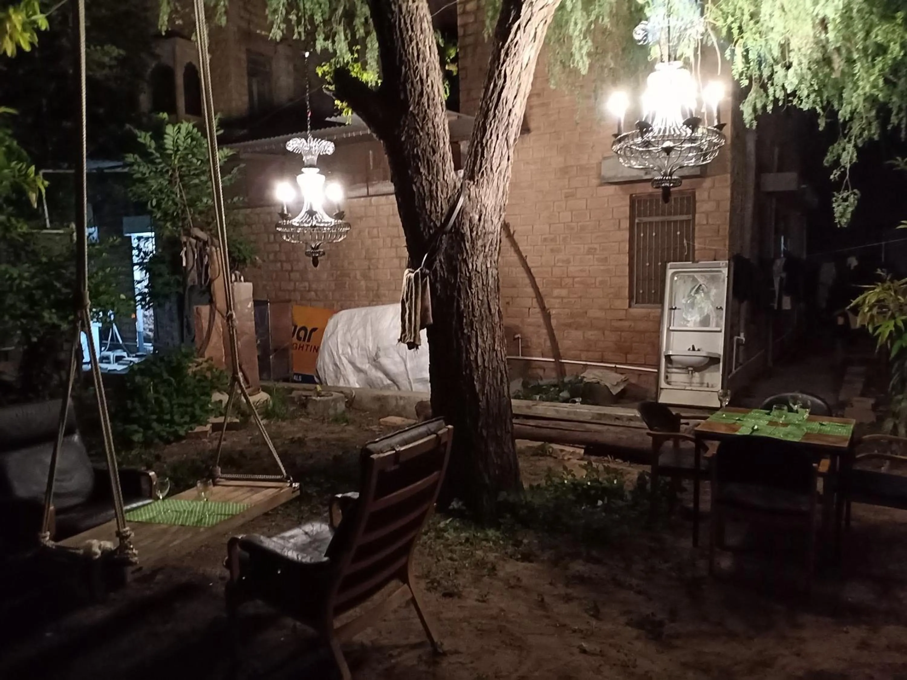 Restaurant/places to eat in Nature Trail camps & Homestay