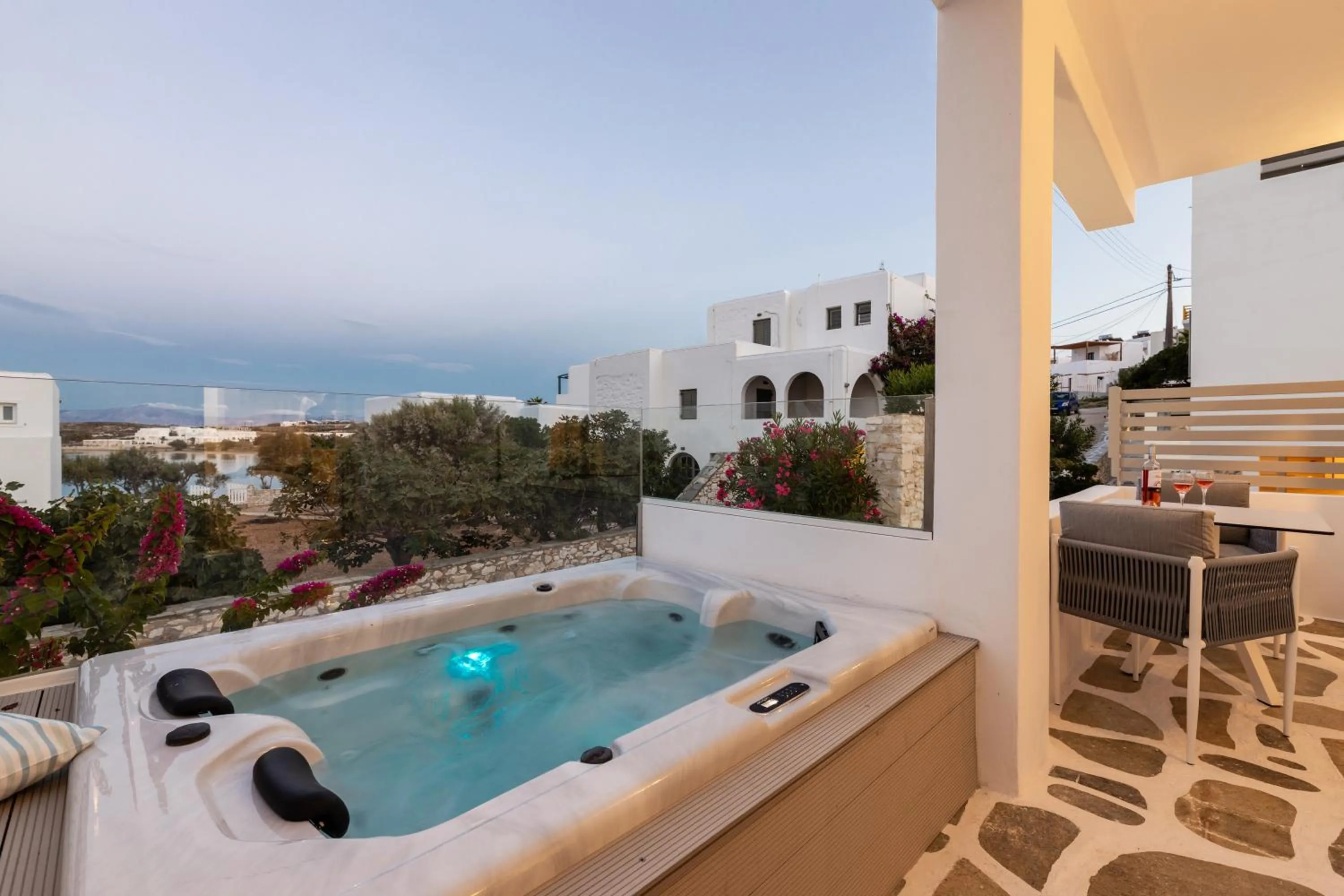 Hot Tub in Kandiani Bleu Ciel