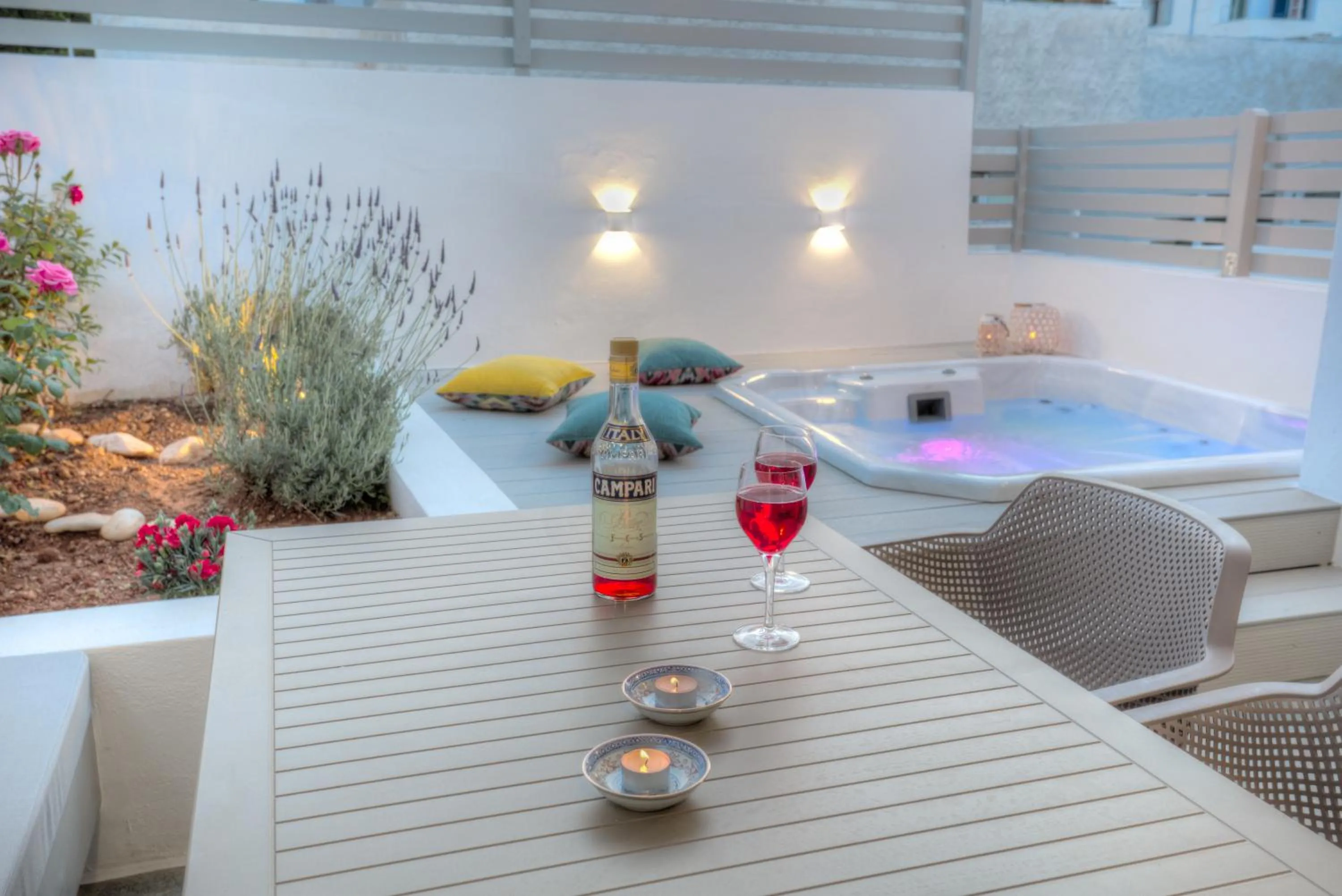 Hot Tub in Kandiani Bleu Ciel
