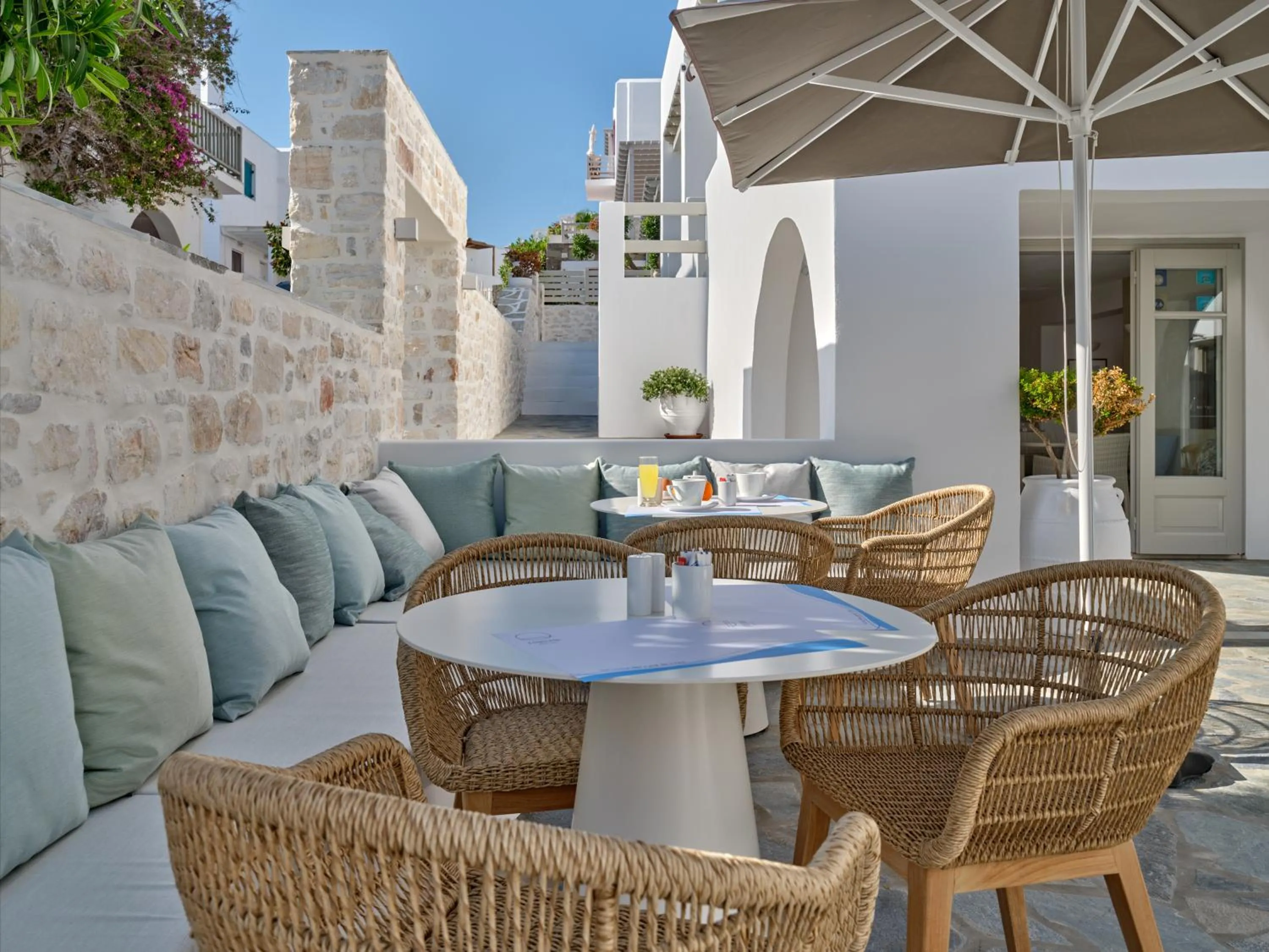 Seating area in Kandiani Bleu Ciel