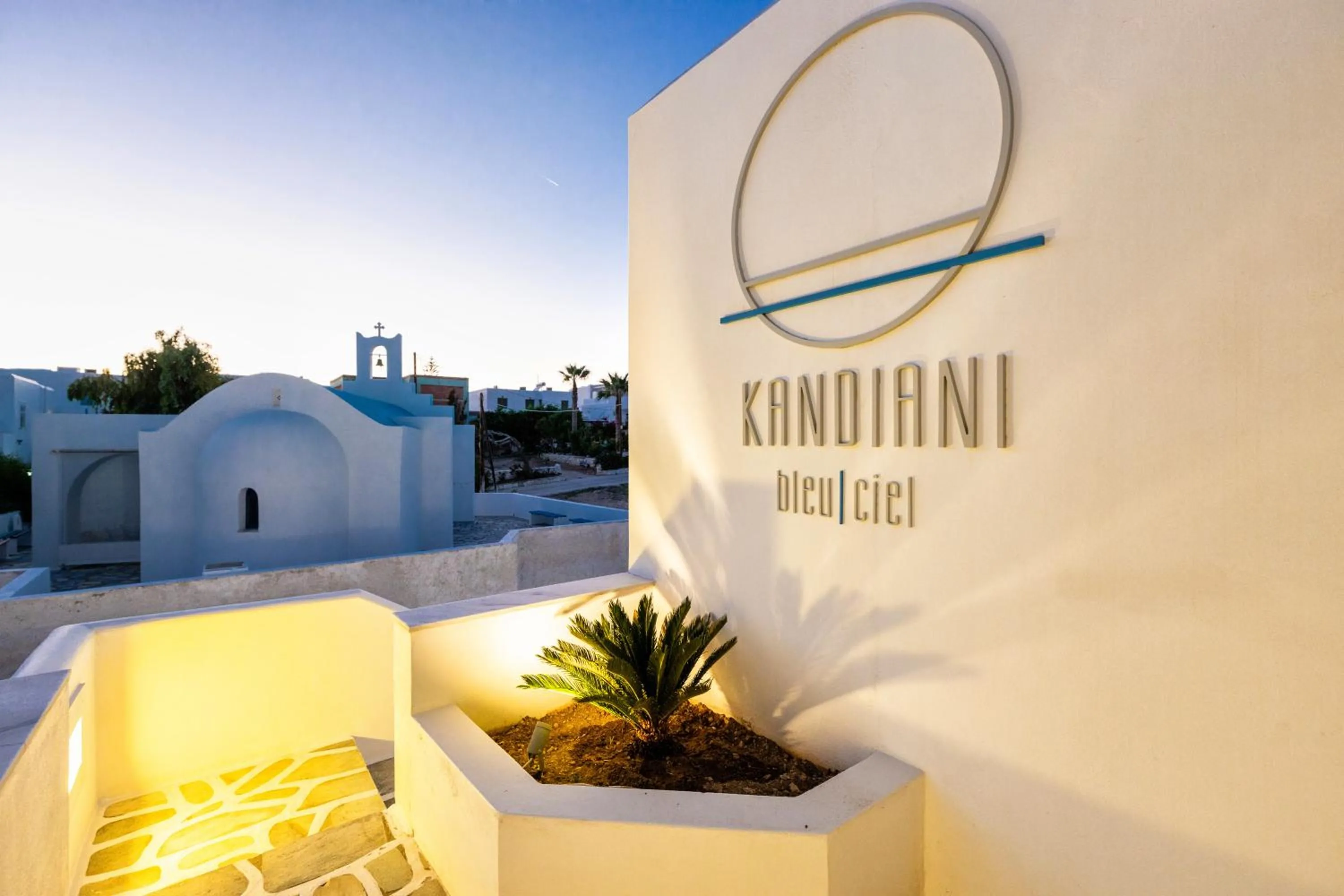 Property logo or sign in Kandiani Bleu Ciel
