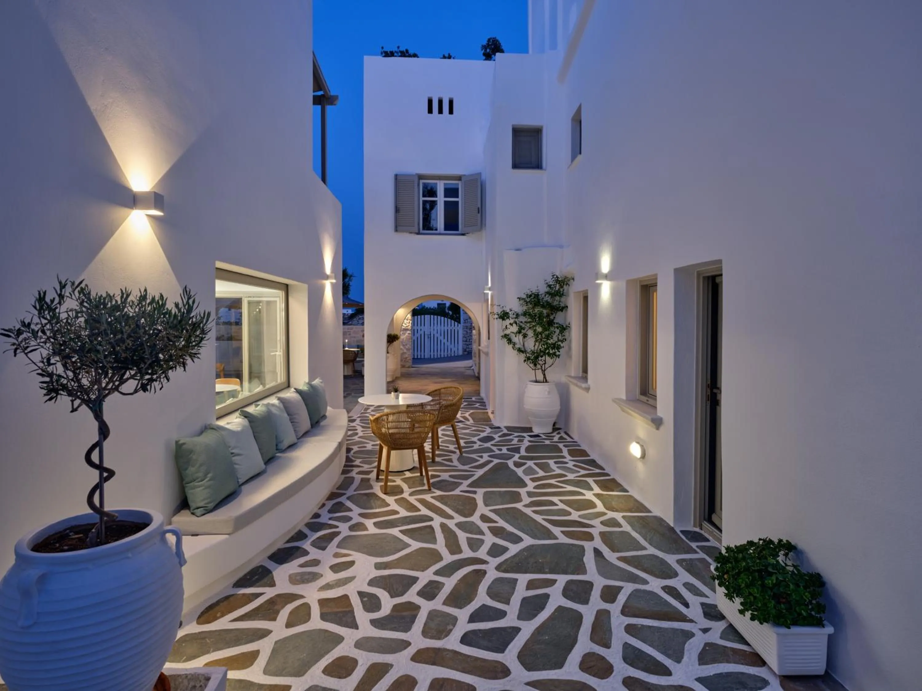 Property building in Kandiani Bleu Ciel