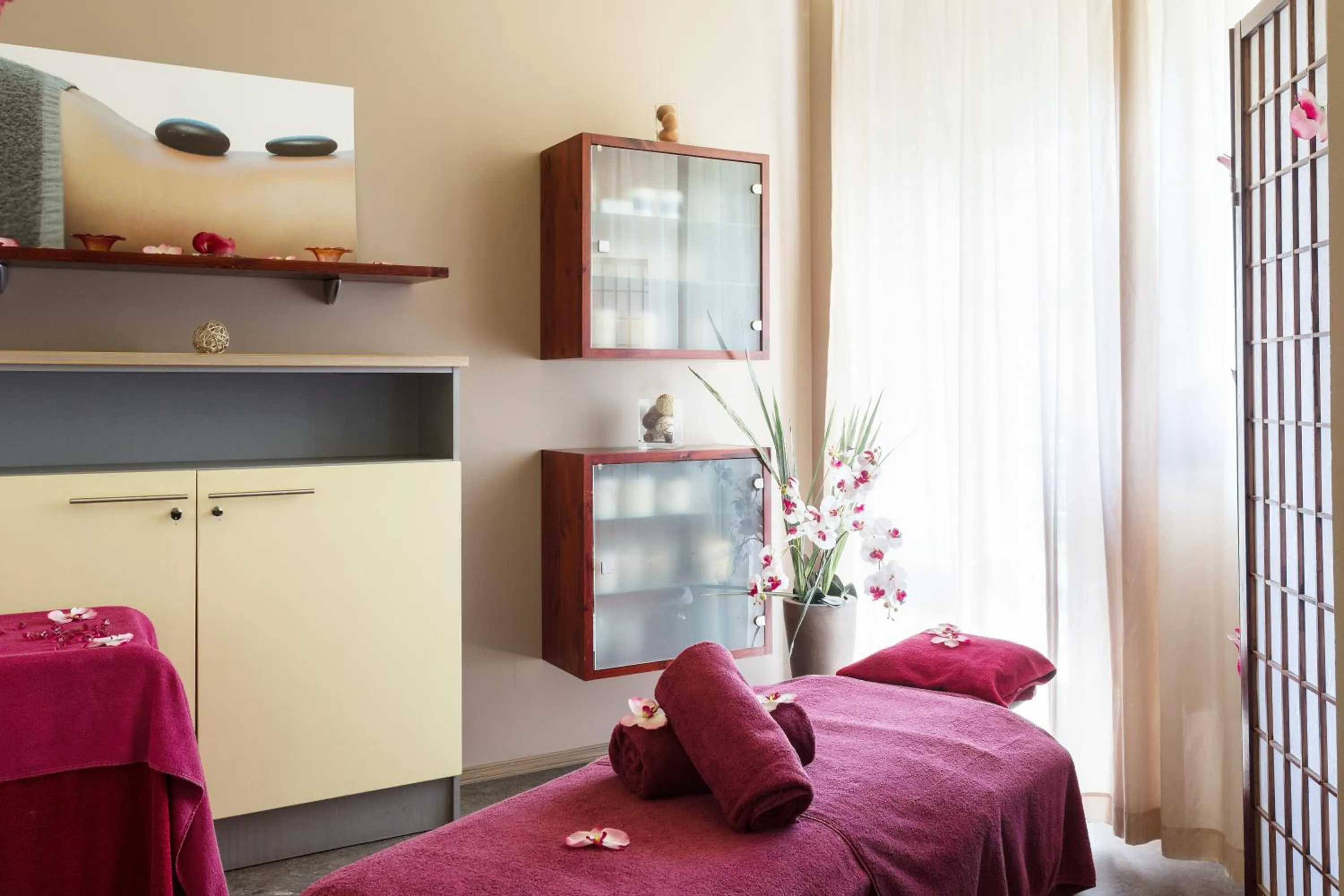 Massage, Bed in ESTONIA Medical Spa & Hotel