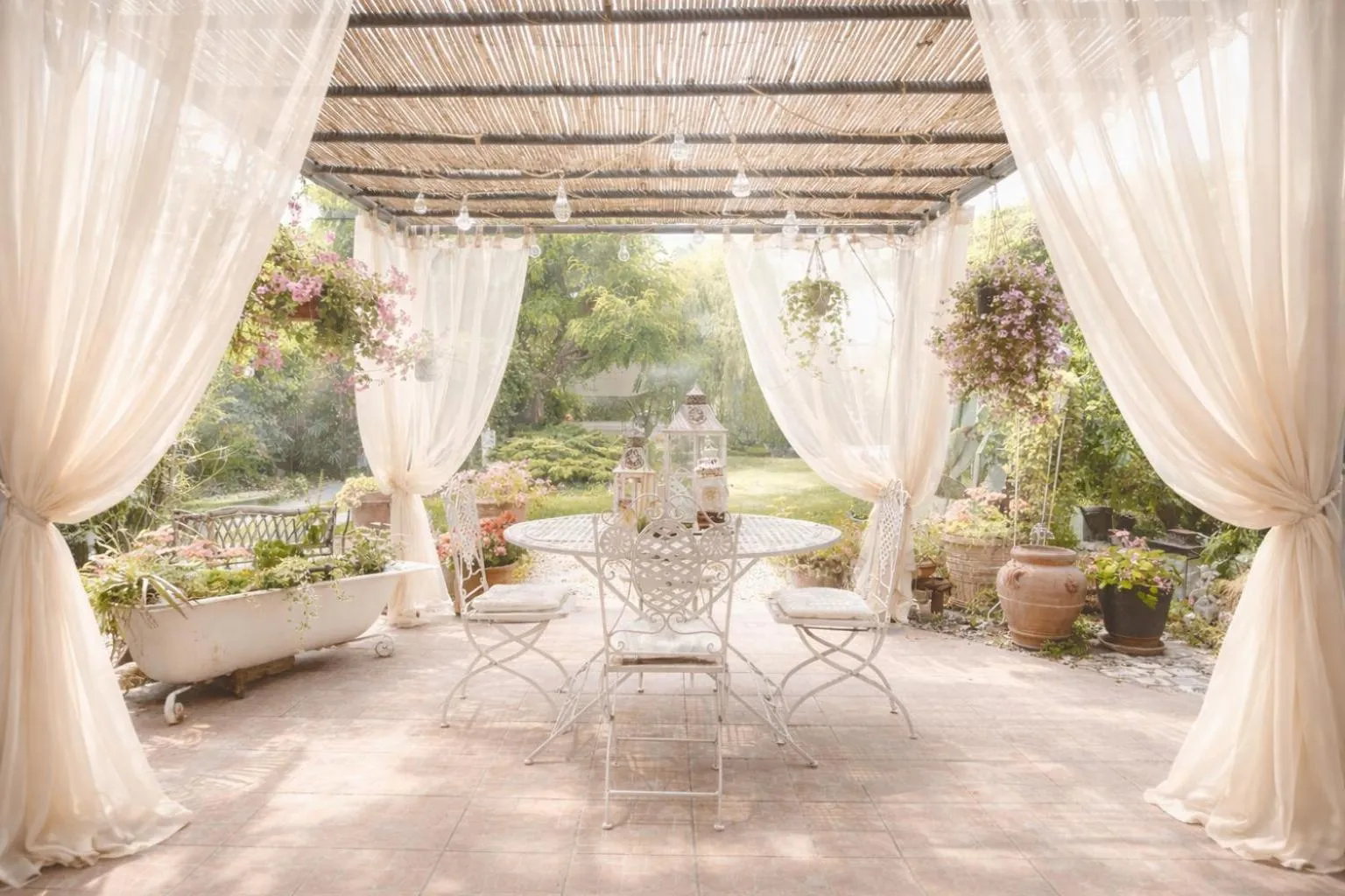 Patio in House Garden Loft