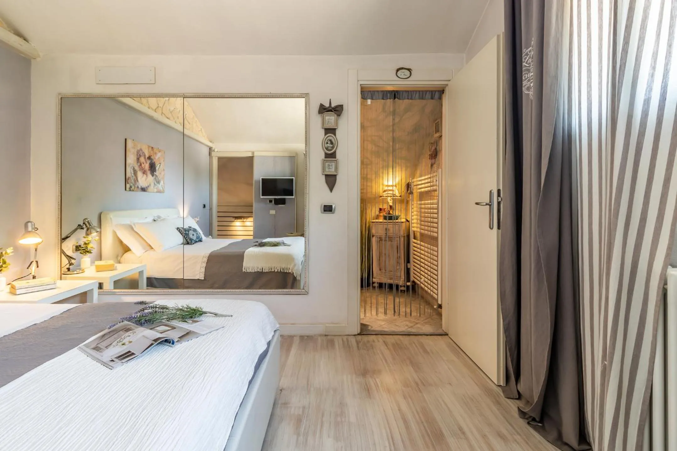 Bedroom, Bed in House Garden Loft