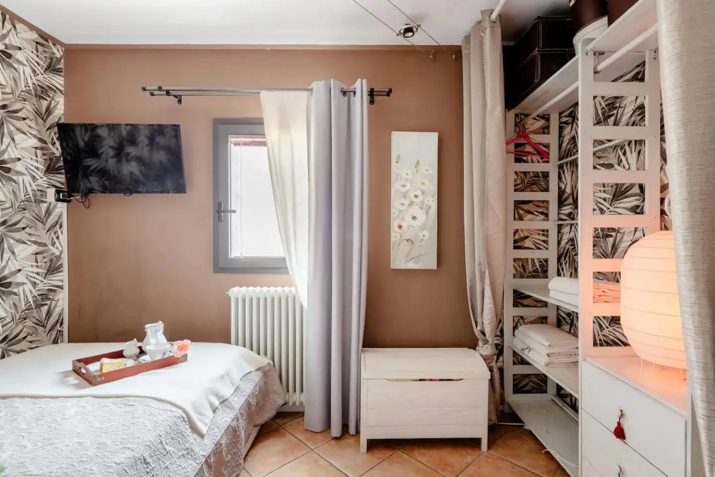 Bedroom, Bed in House Garden Loft