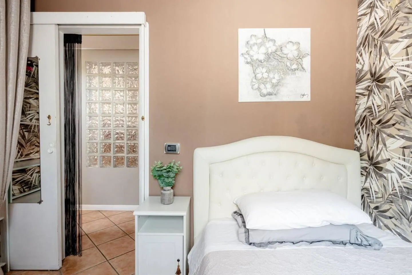 Bedroom, Bed in House Garden Loft