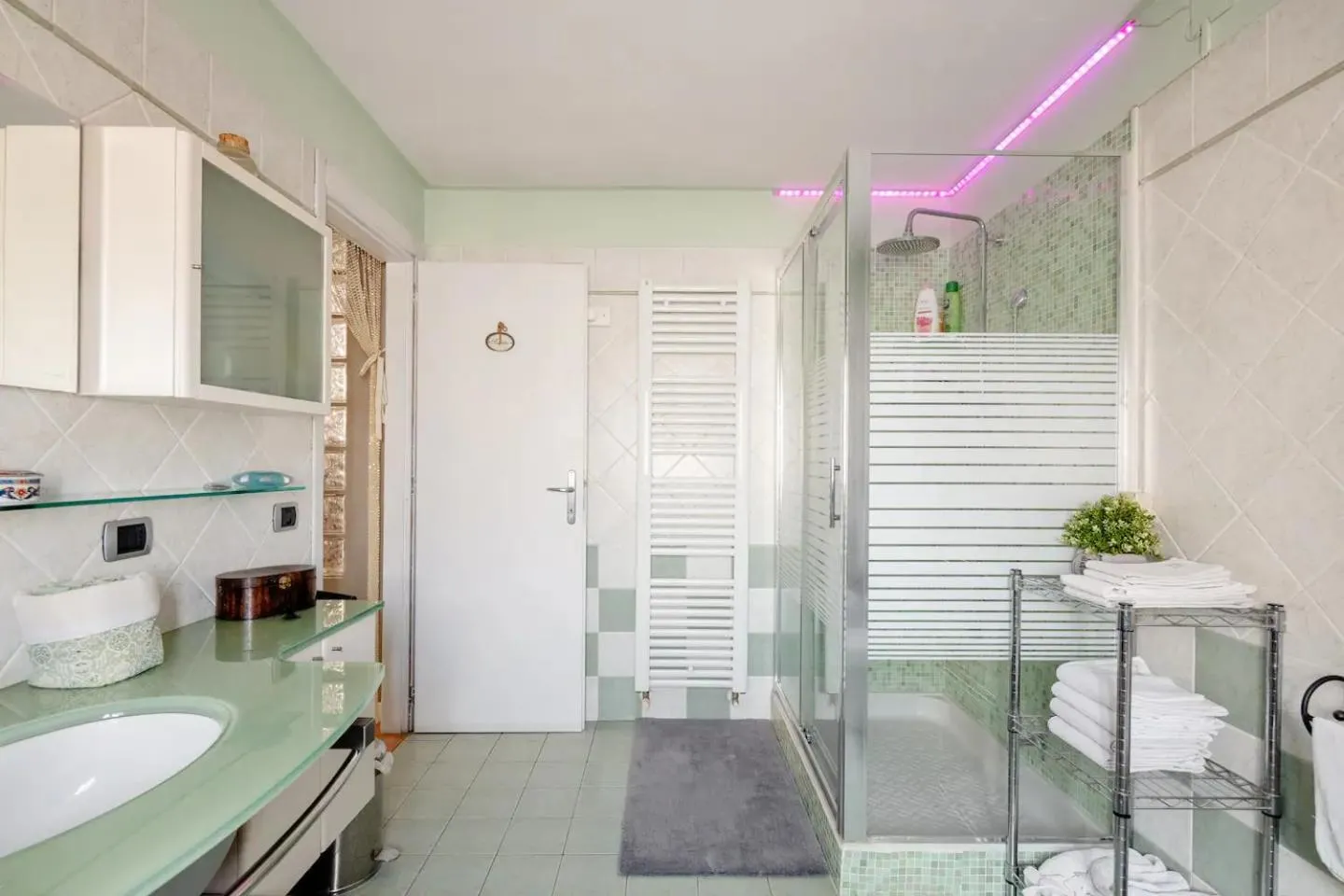 Shower in House Garden Loft