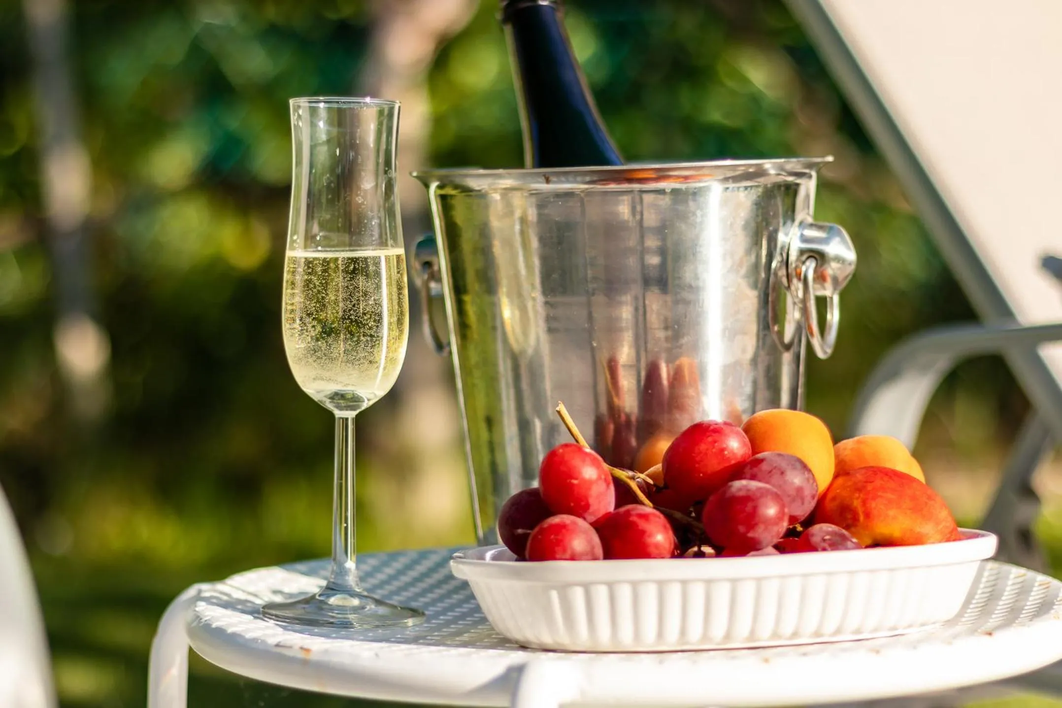 Food and drinks in House Garden Loft