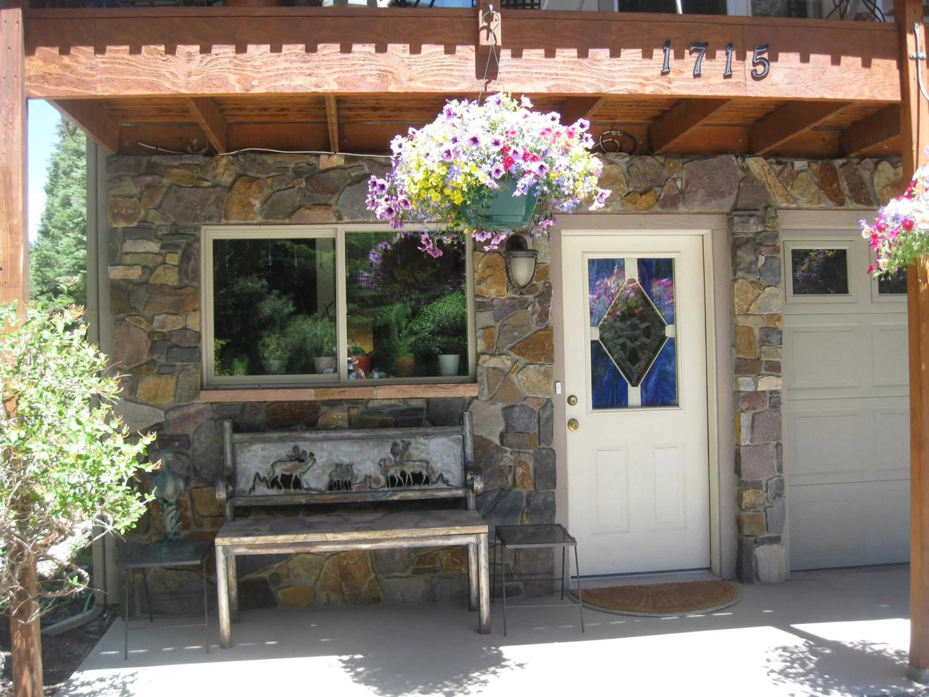 Property building in Bridal Veil Bed and Breakfast