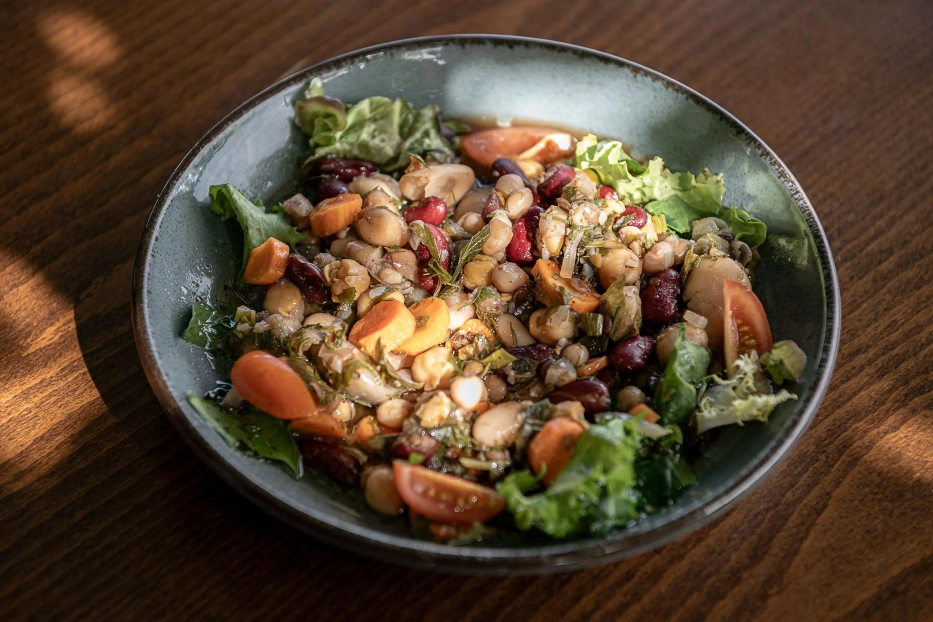 Restaurant/places to eat in Earino