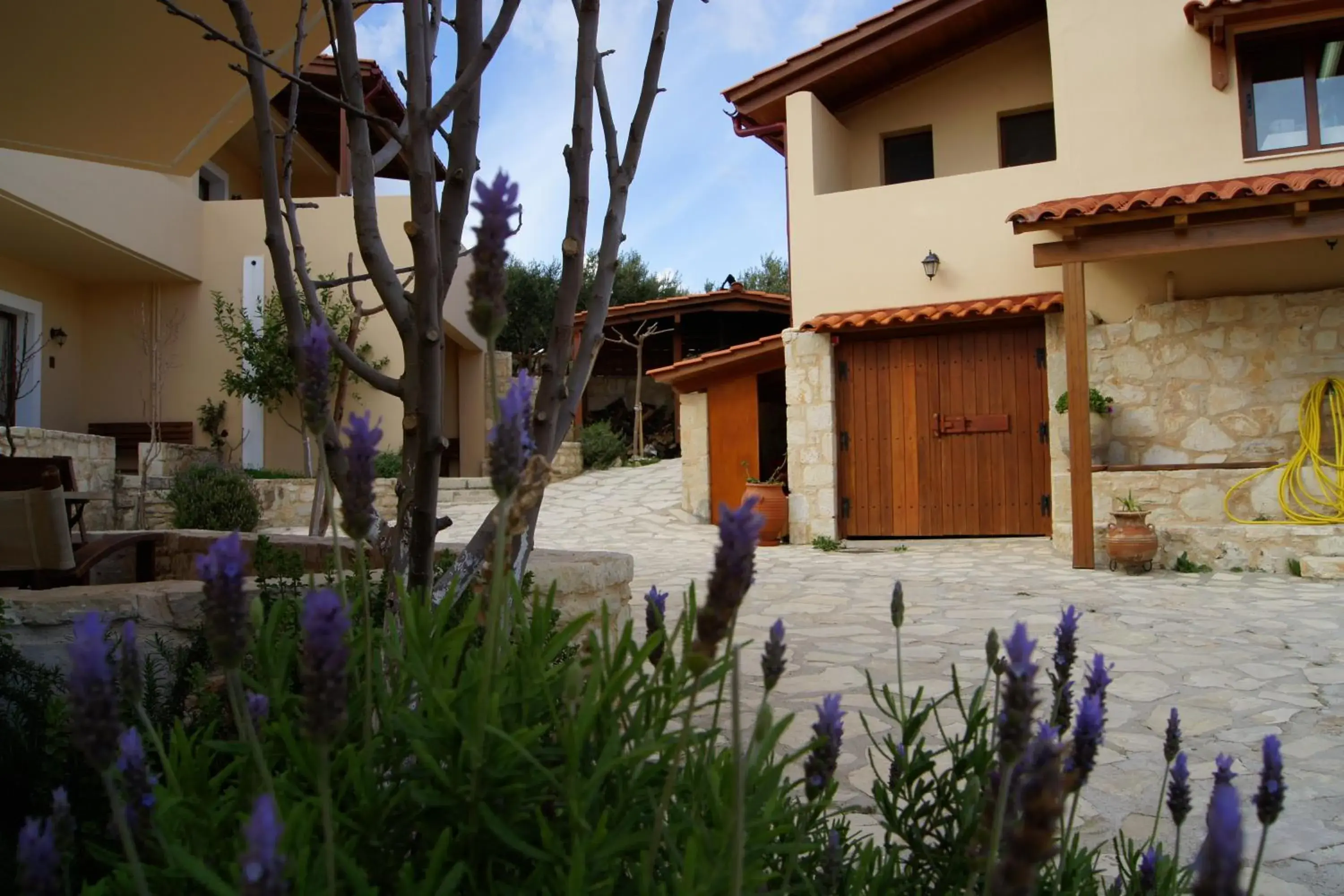 Facade/entrance in Earino Facade/entrance in Earino