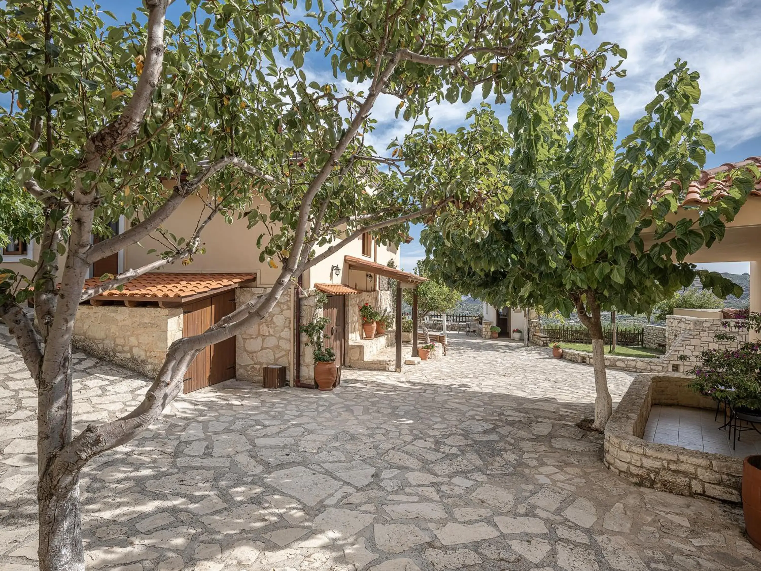 Property building in Earino Property building in Earino