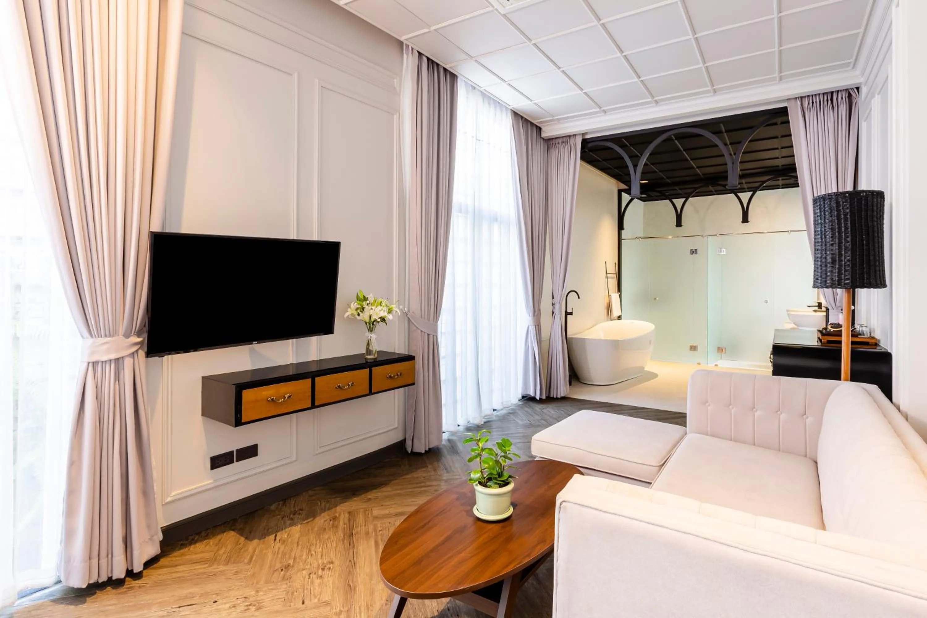 Living room, Bed in MiLa Thapae@Chiang Mai Old City