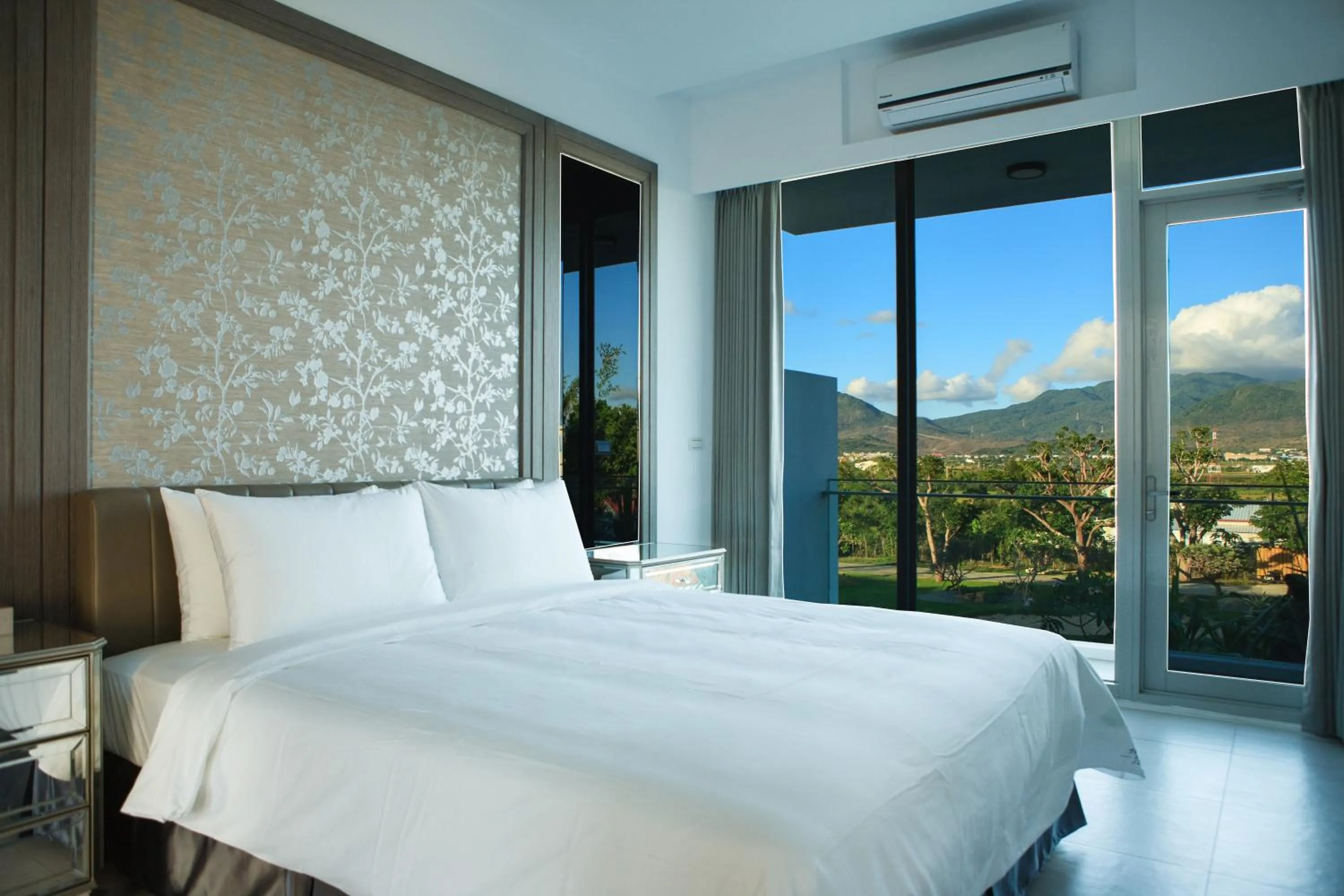 Bedroom, Bed in Splendi Villa