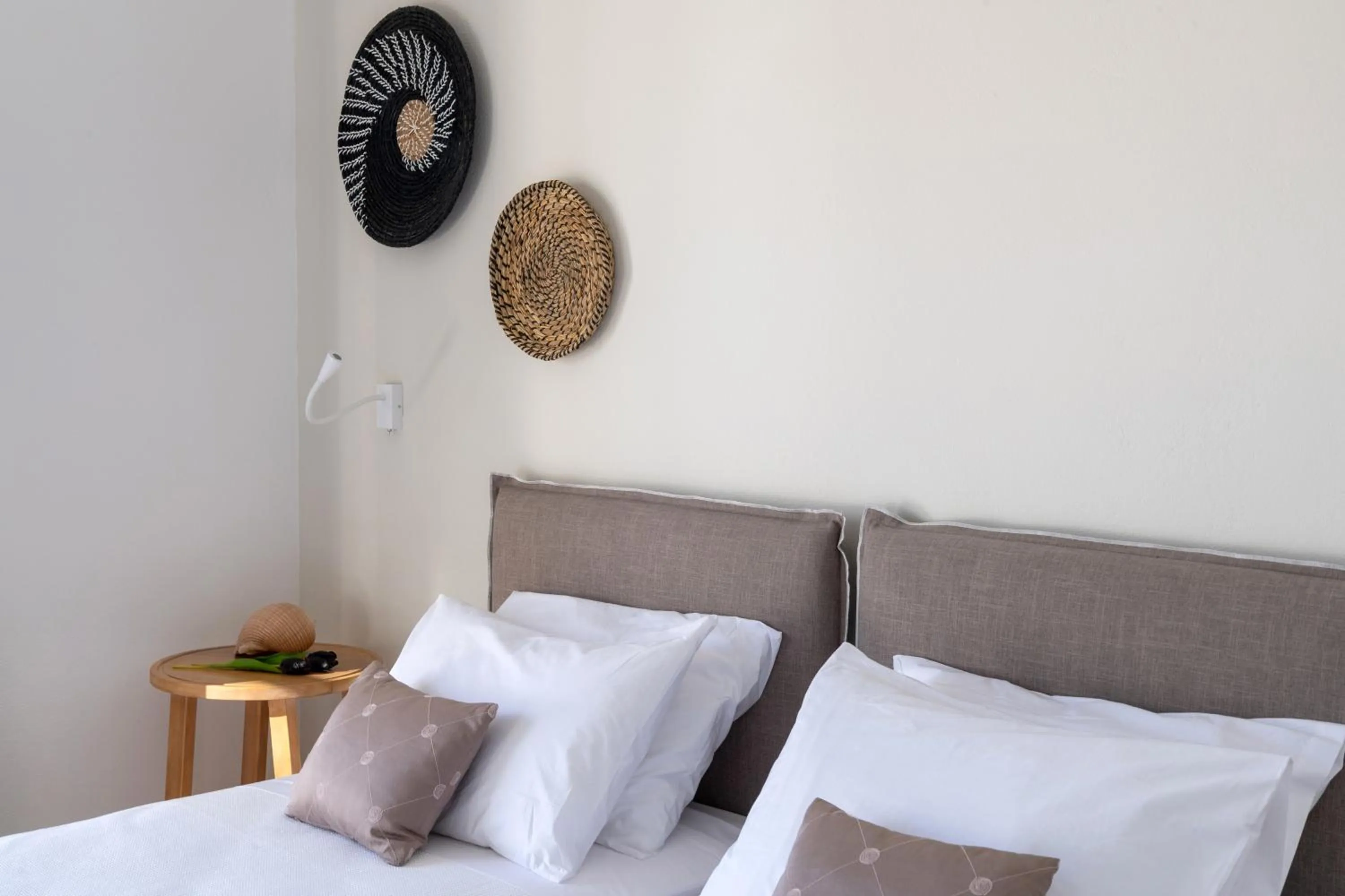 Decorative detail, Bed in Aella Residence