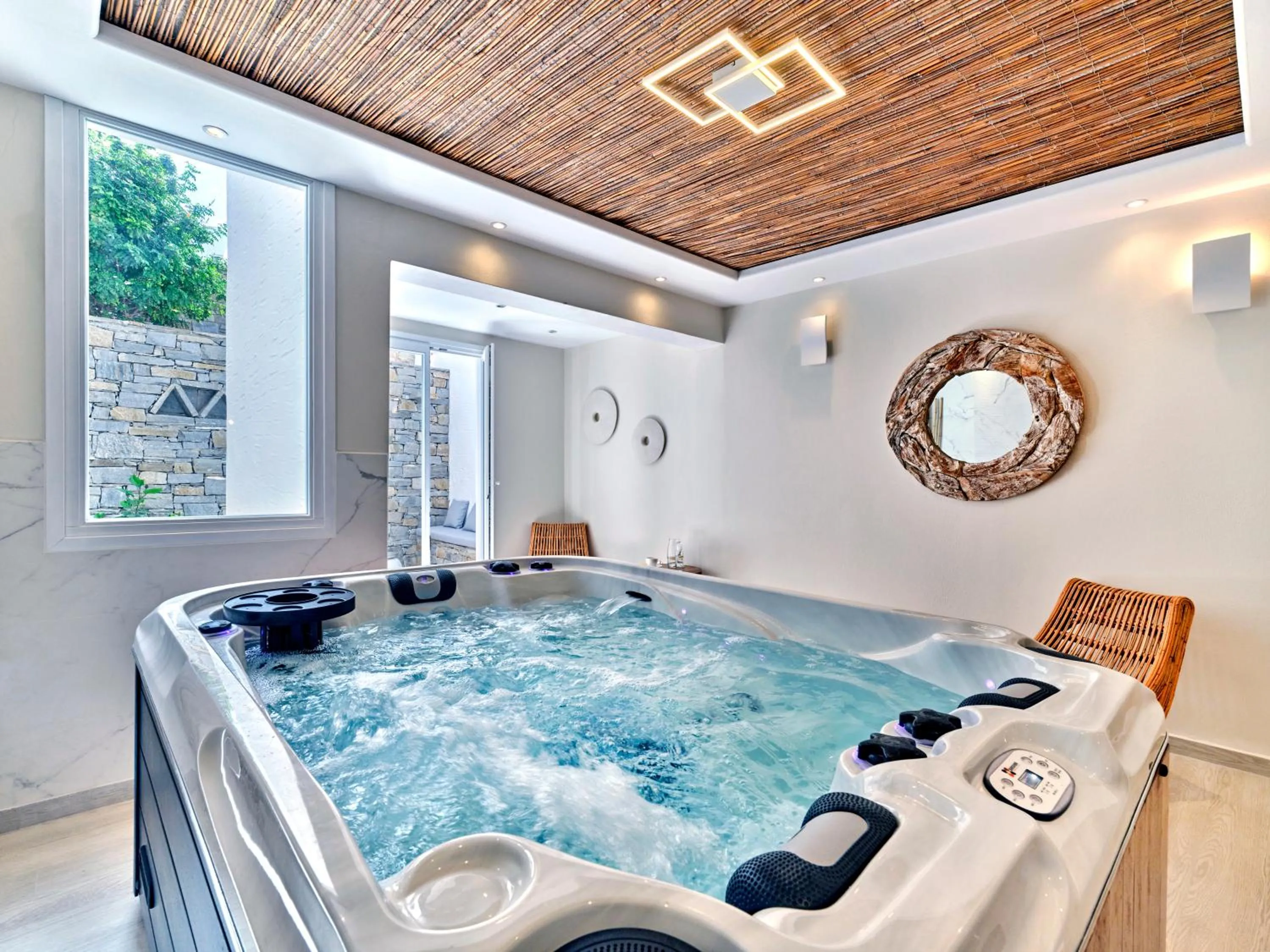 Hot Tub in Aella Residence