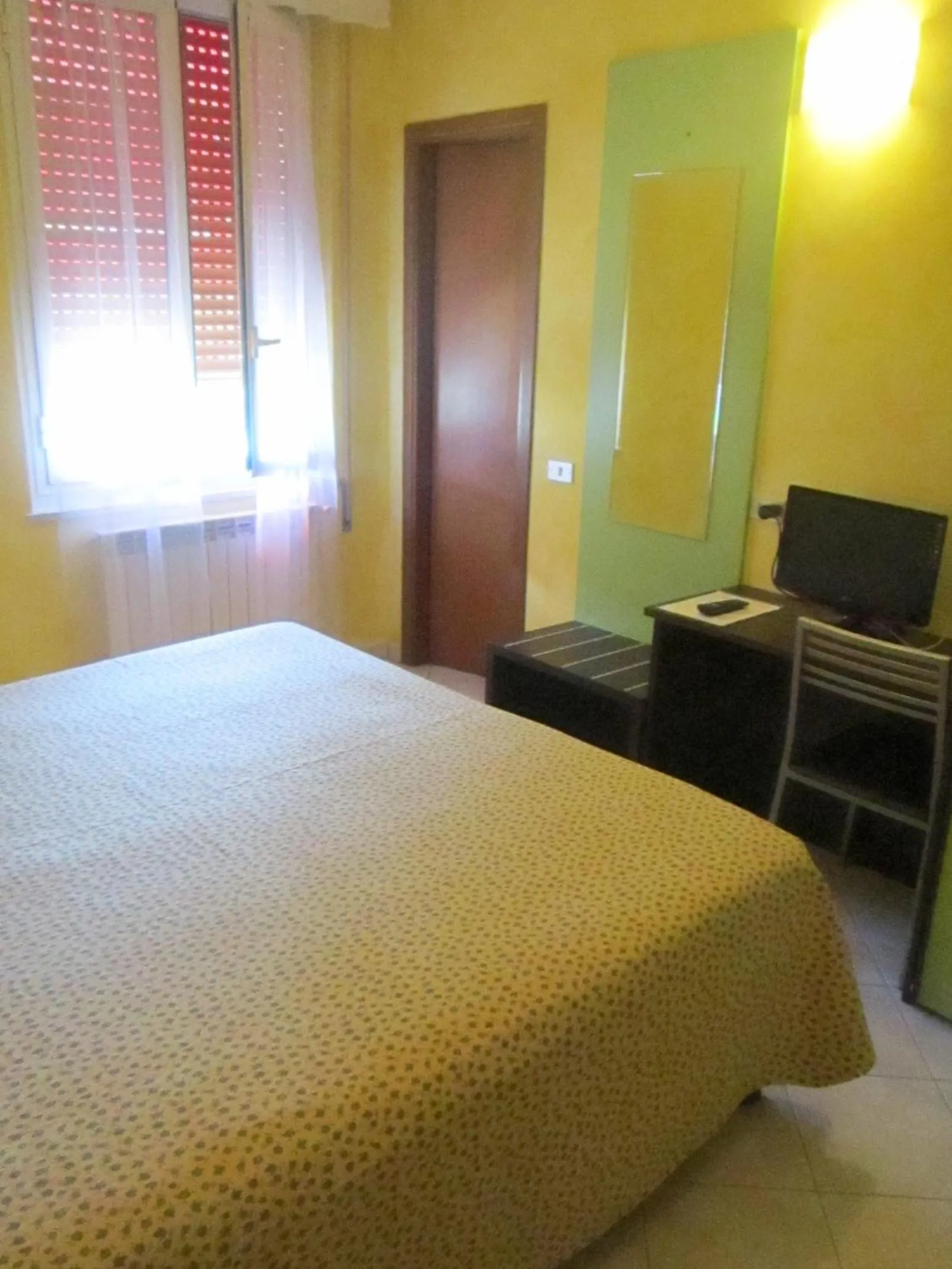Decorative detail, Bed in Albergo La Mimosa