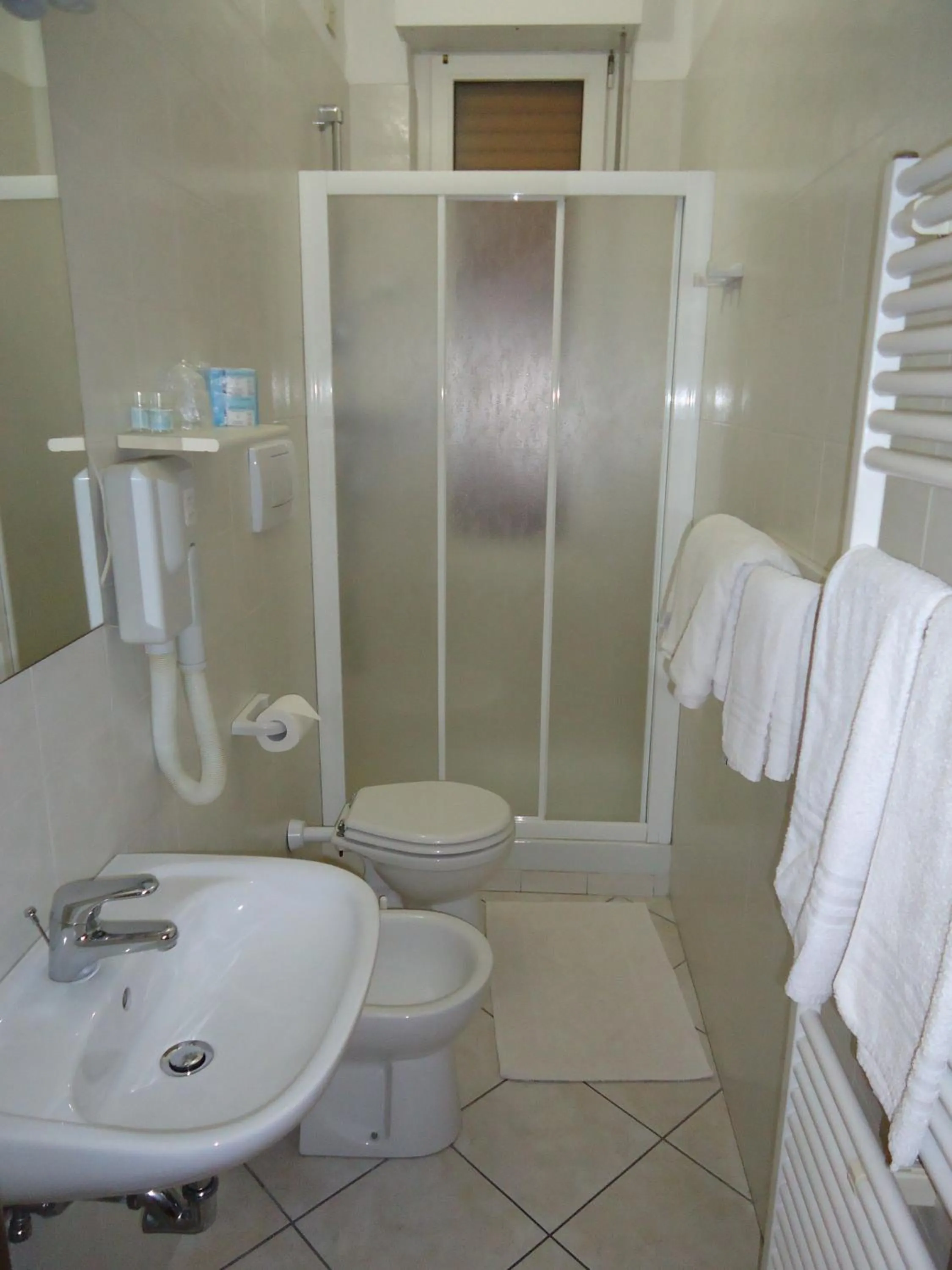 Bathroom in Albergo La Mimosa