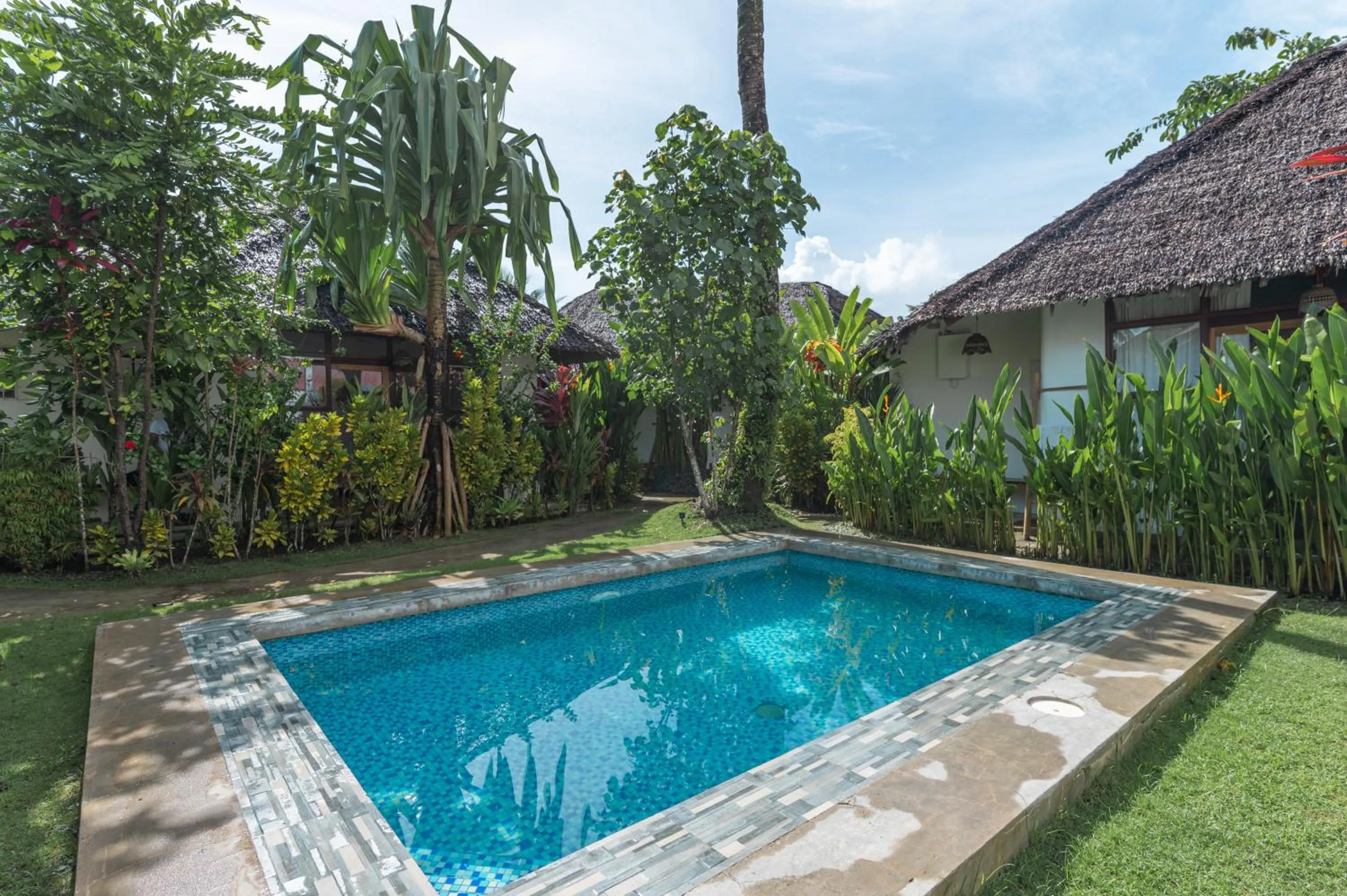 Swimming pool in Blauset Two