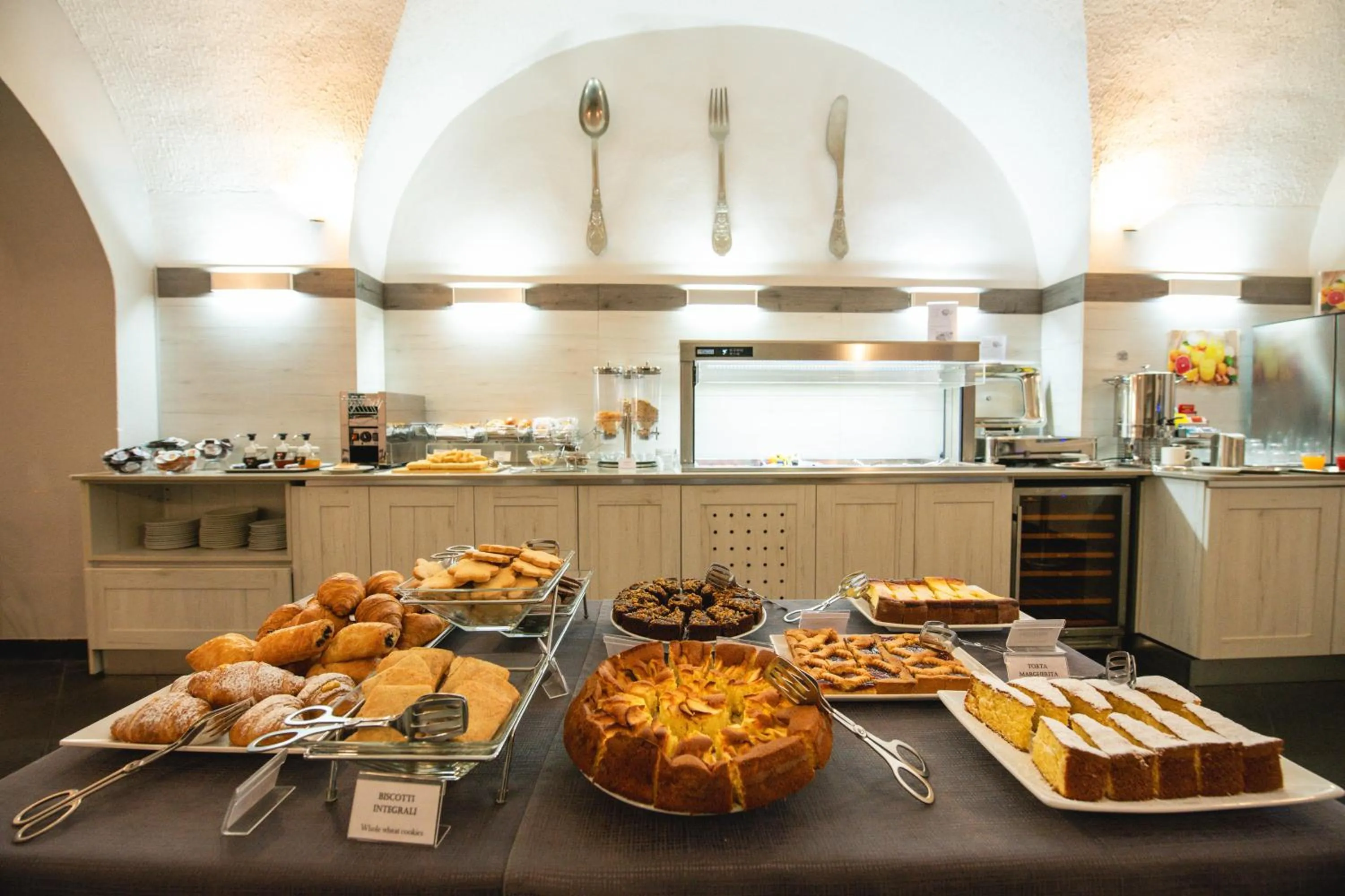 Restaurant/places to eat in Hotel Lido