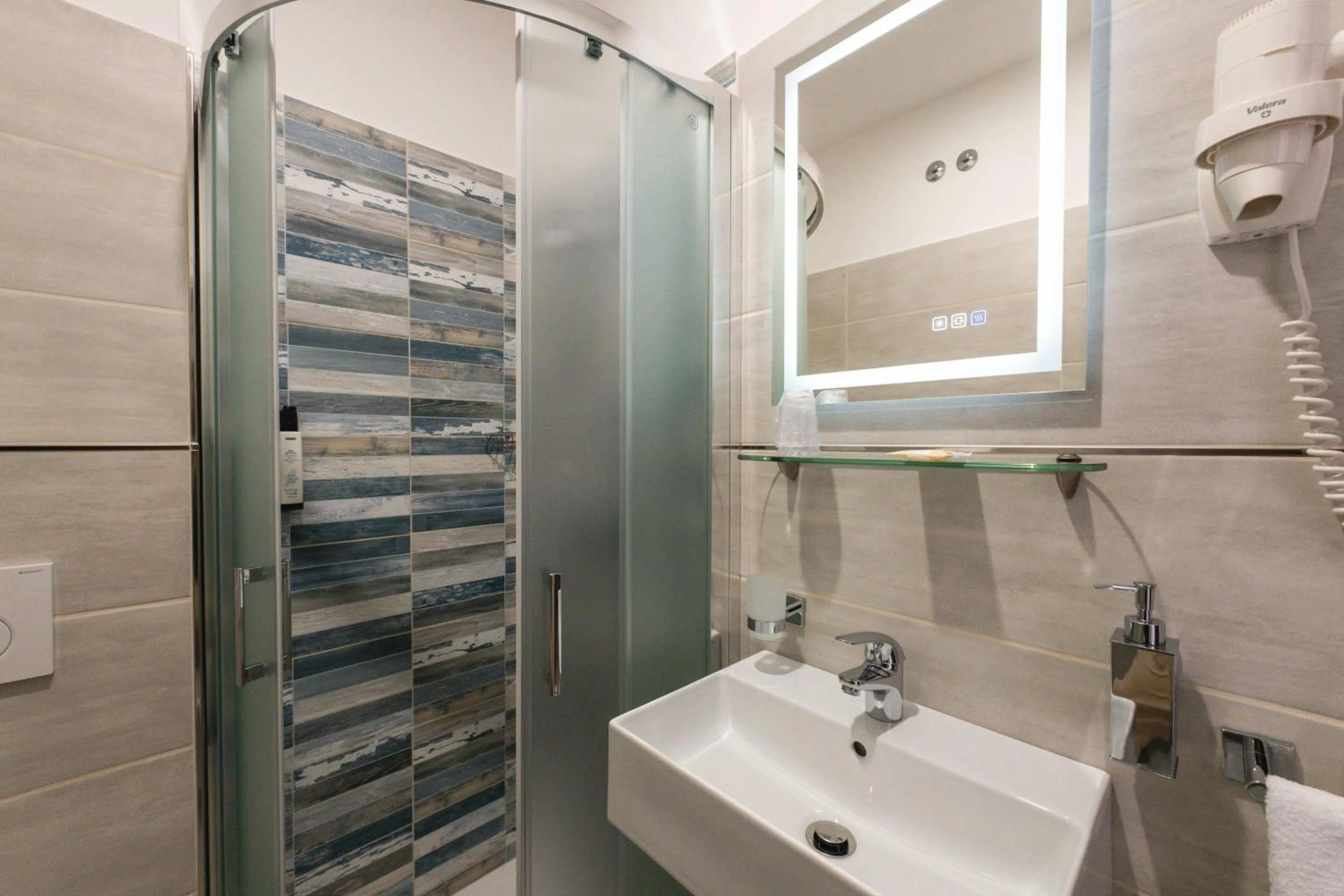 Bathroom in Hotel Lido