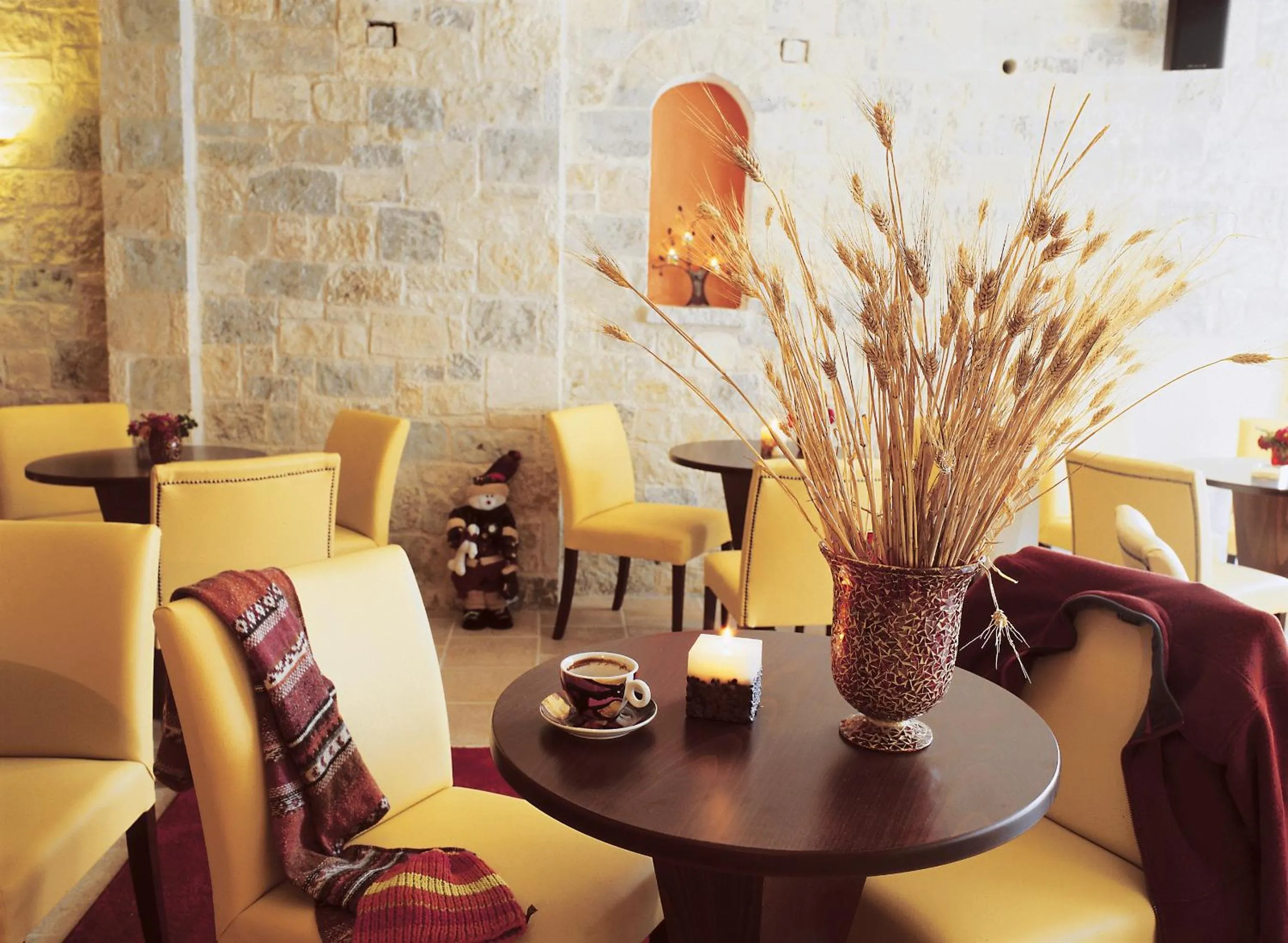 Restaurant/places to eat in Mikri Arktos