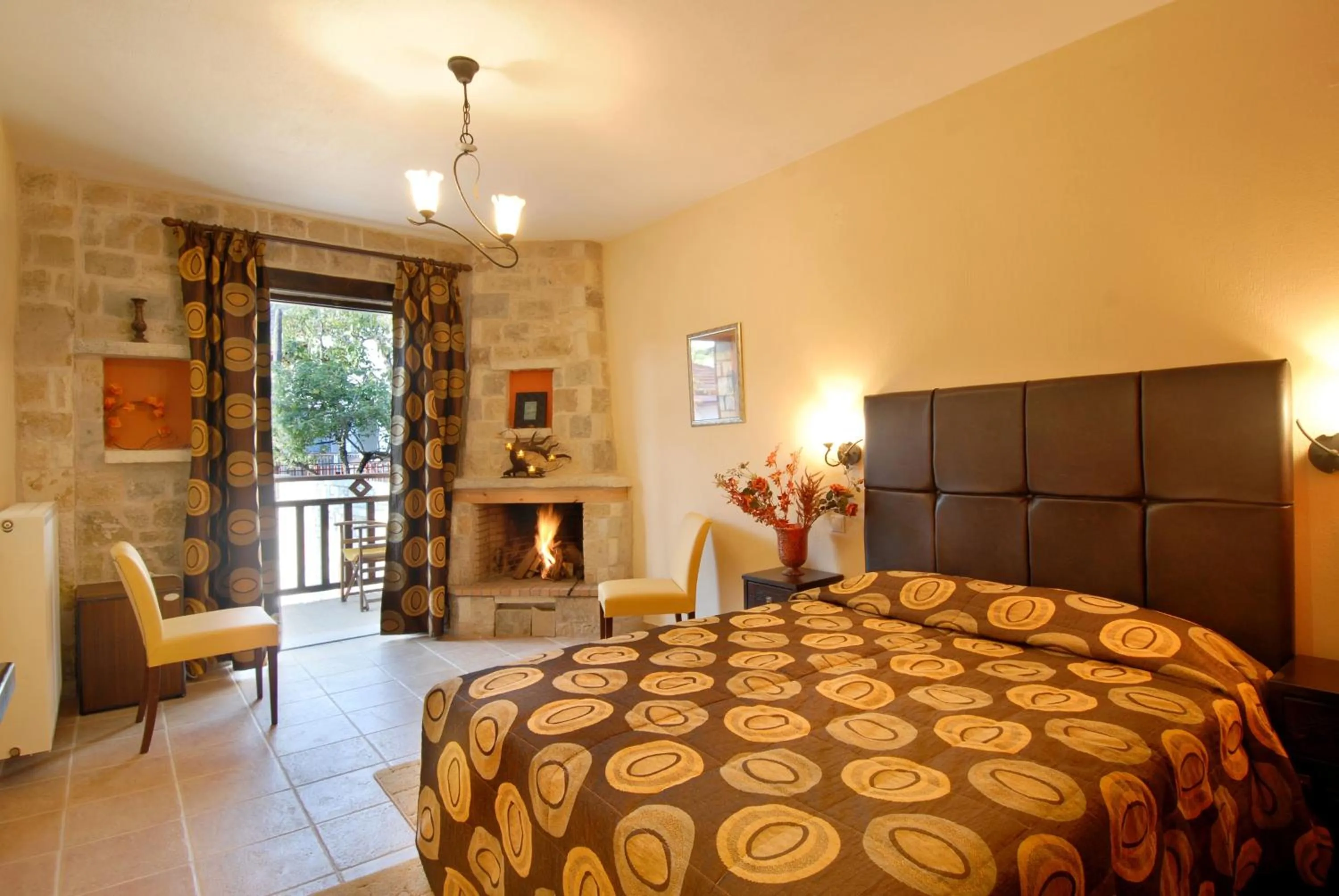 Bedroom, Bed in Mikri Arktos