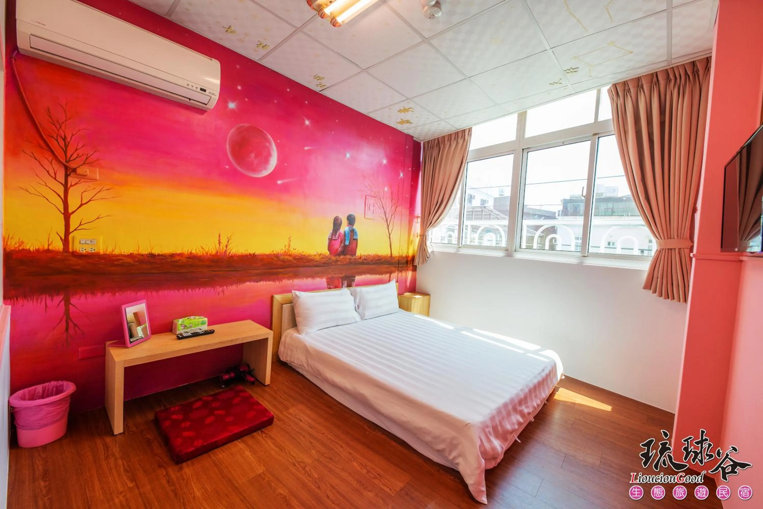Shower, Bed in Liouciou Good Homestay