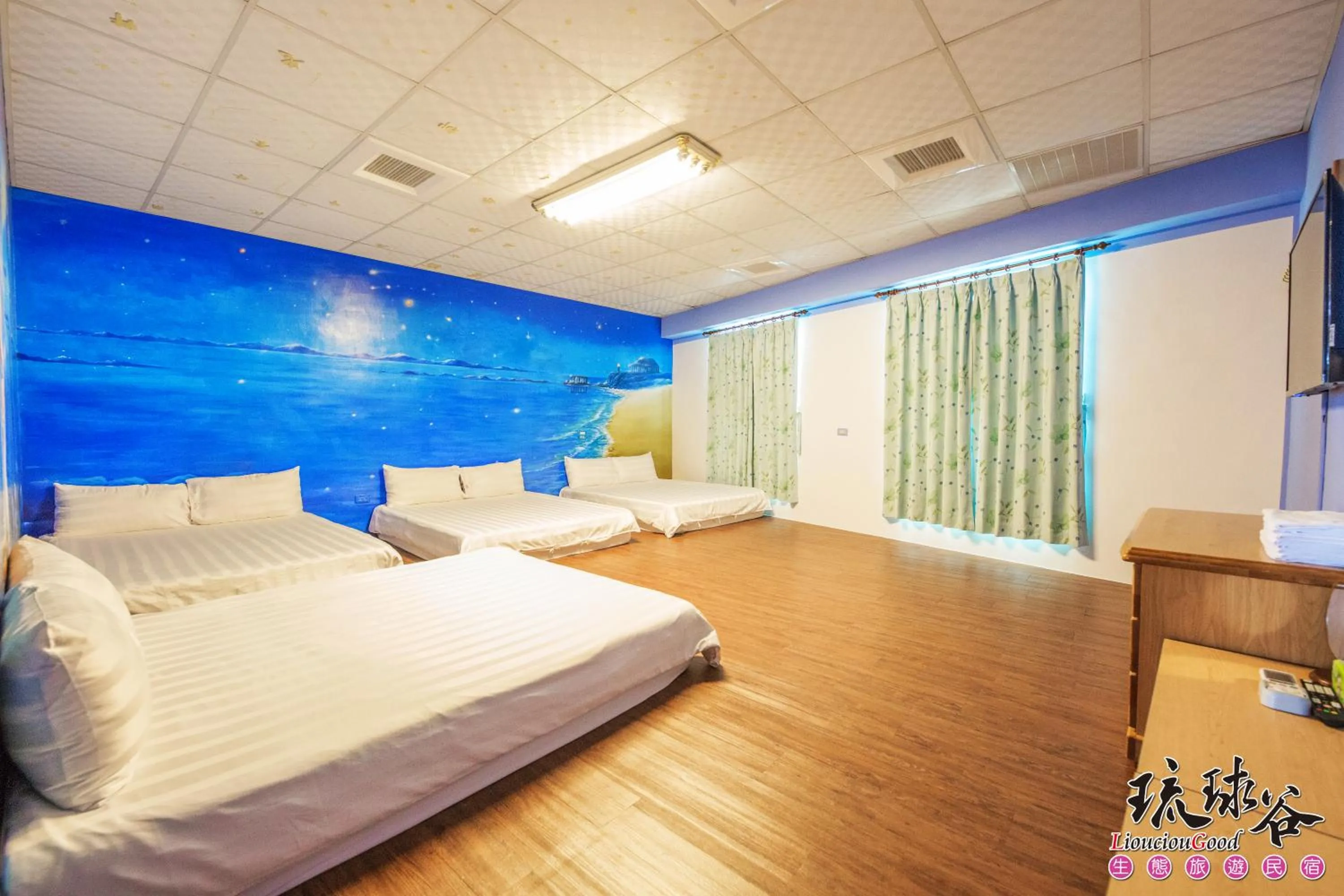 Shower, Bed in Liouciou Good Homestay