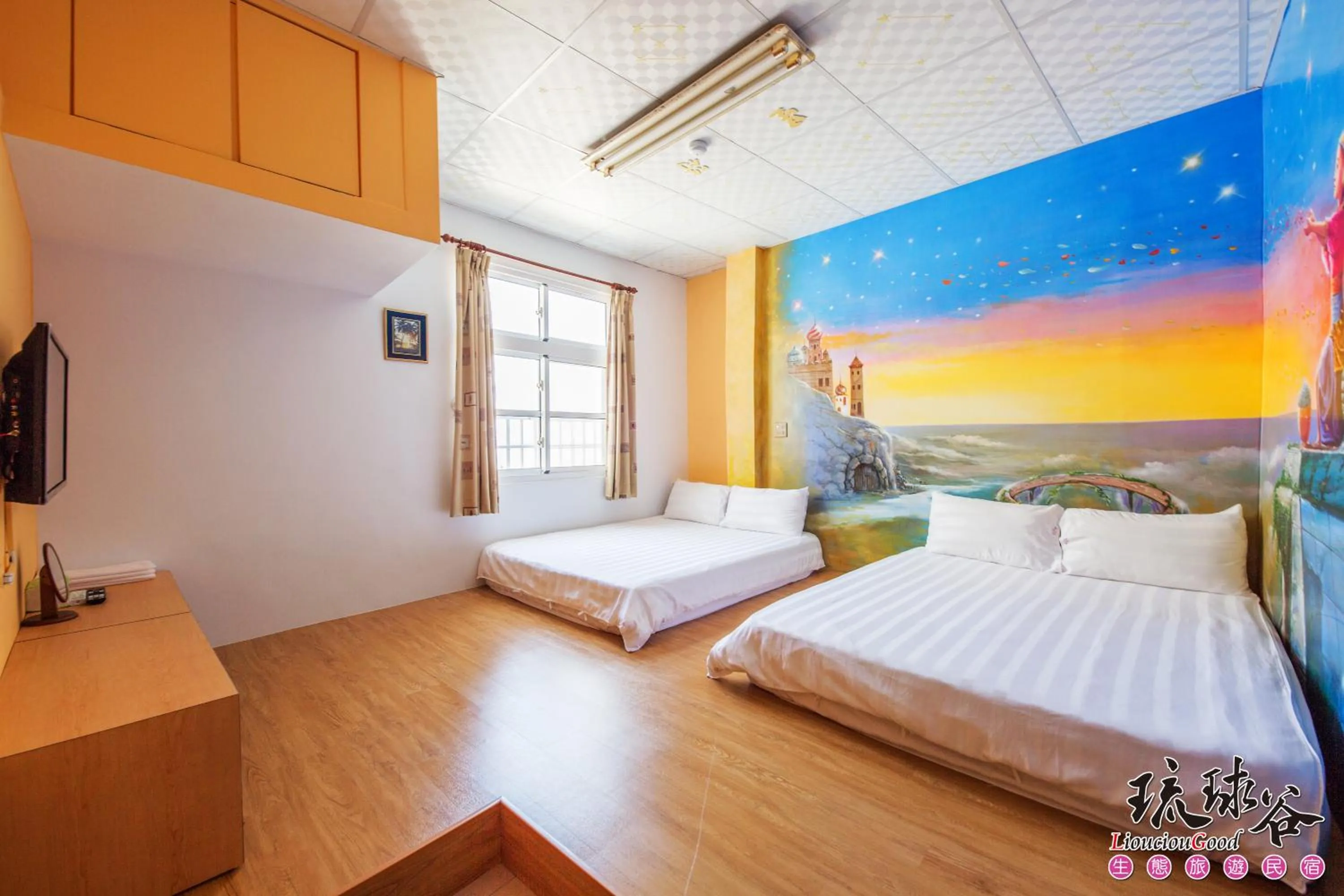 Shower, Bed in Liouciou Good Homestay