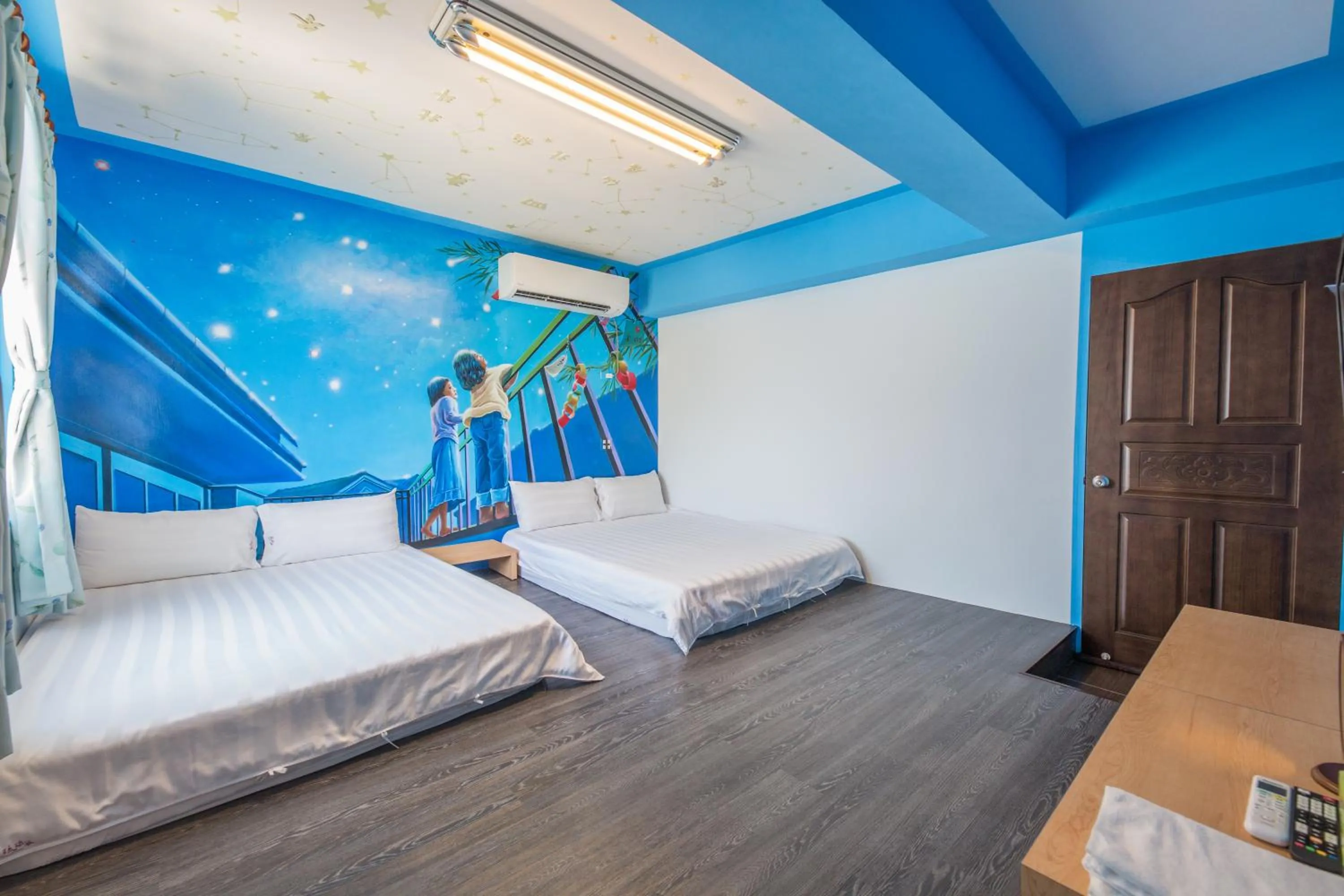 Shower, Bed in Liouciou Good Homestay