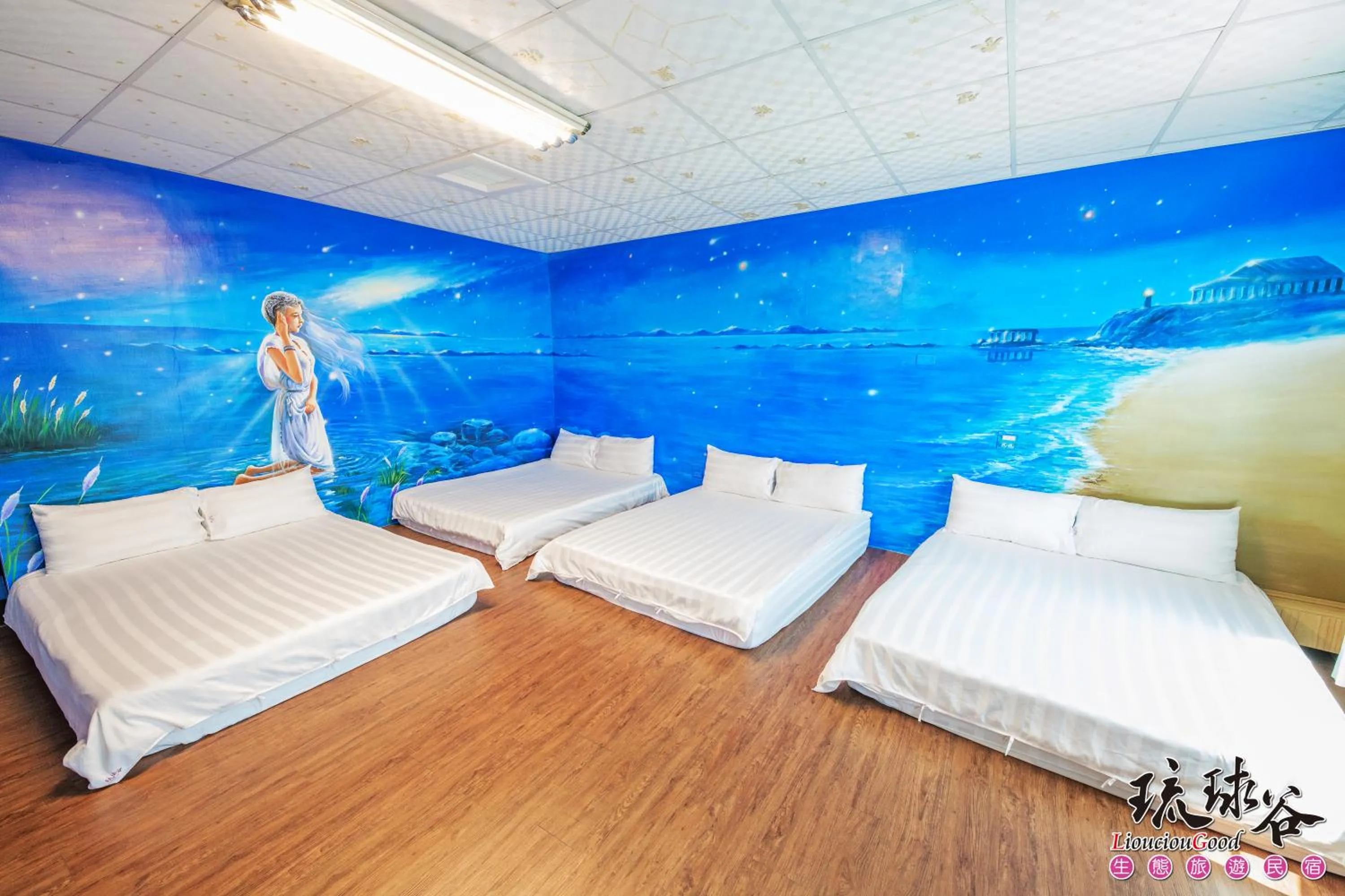 Shower, Bed in Liouciou Good Homestay