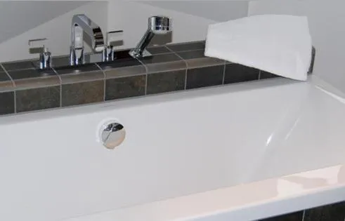 Bathroom in Schlosshotel Bergzaberner Hof